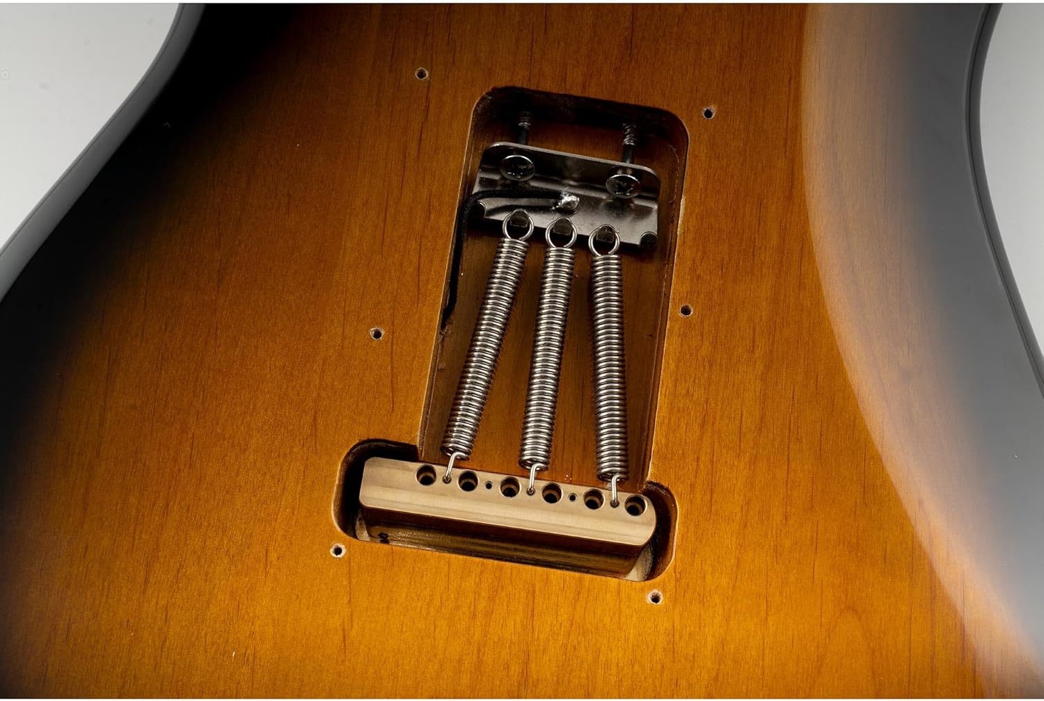 Musiclily Ultra 52.5mm (2-1/16 inch) Standard 6-Screw ST Tremolo Bridge with Modern Brass Saddles 36mm Solid Brass Block Push-In Arm for Strat Style Electric Guitar, Black