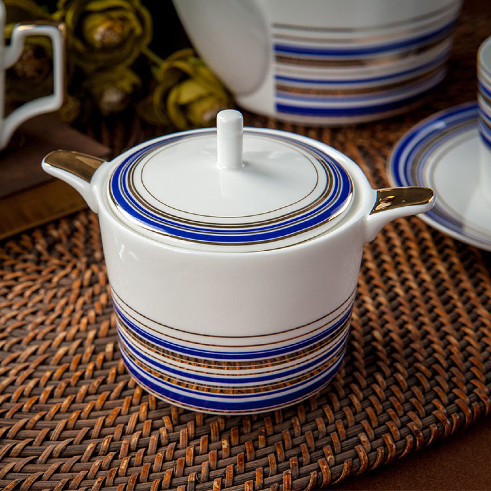 Utility 15-częściowy porcelanowy zestaw do herbaty Filiżanki i spodki do kawy z czajniczkiem Cukiernica i dzbanek na mleko Białe i niebieskie ceramiczne filiżanki do herbaty i kawy Czajniki