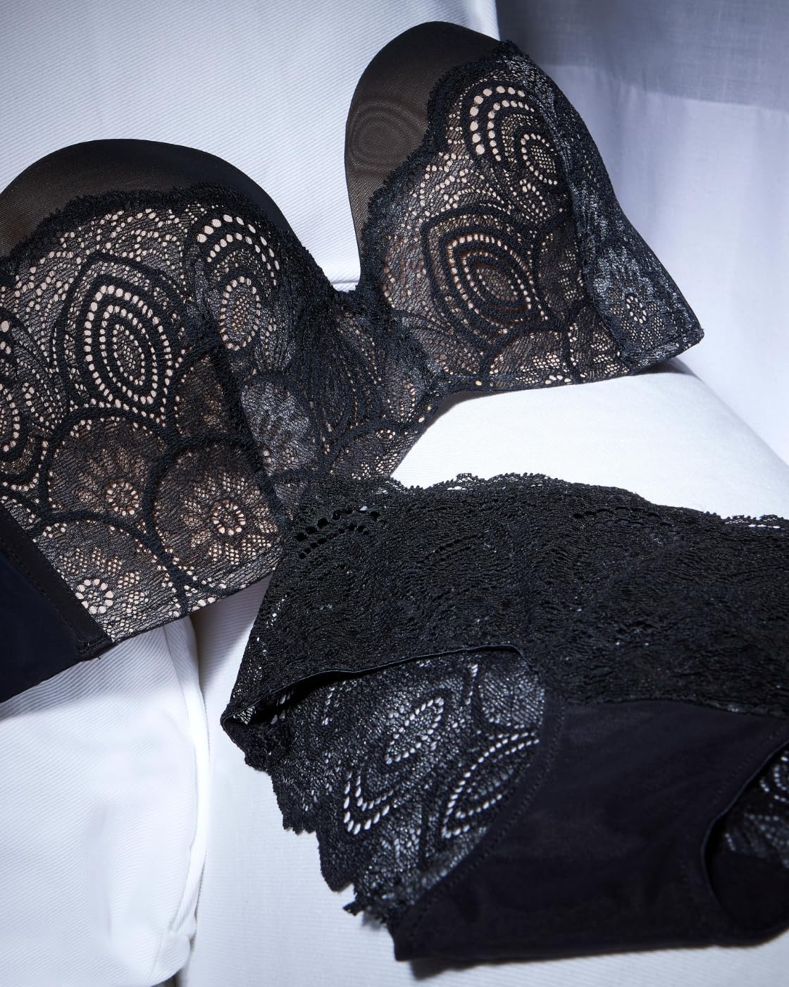 Wonderbra Refined Glamour Ultimate biustonosz bez ramiączek, koronka, mocne trzymanie, czarny, 85D