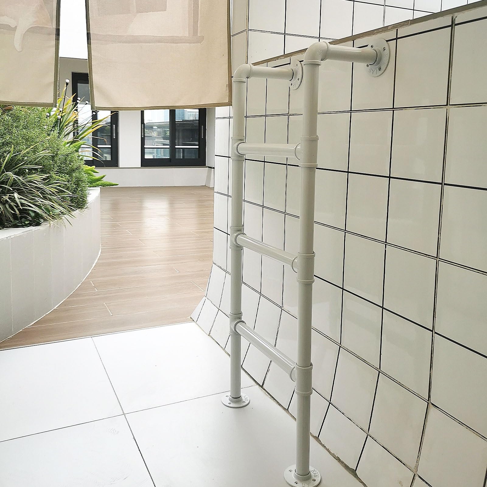 Échelle de remplacement en métal robuste pour sécuriser l'accès aux lits surélevés