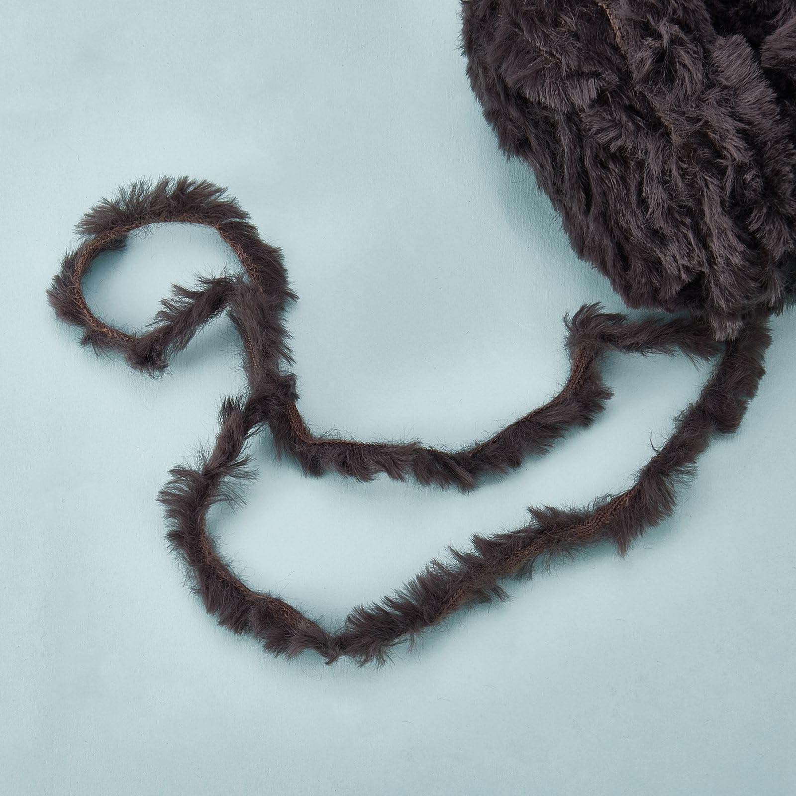 BEEFLYING 2 Roll Super Soft Fur Chunky Fluffy Faux Fur Yarn for Crochet Knit Blanket Rug Clothes - 2×30m(2×32.8yds,51g×2)-Gray - Image 4