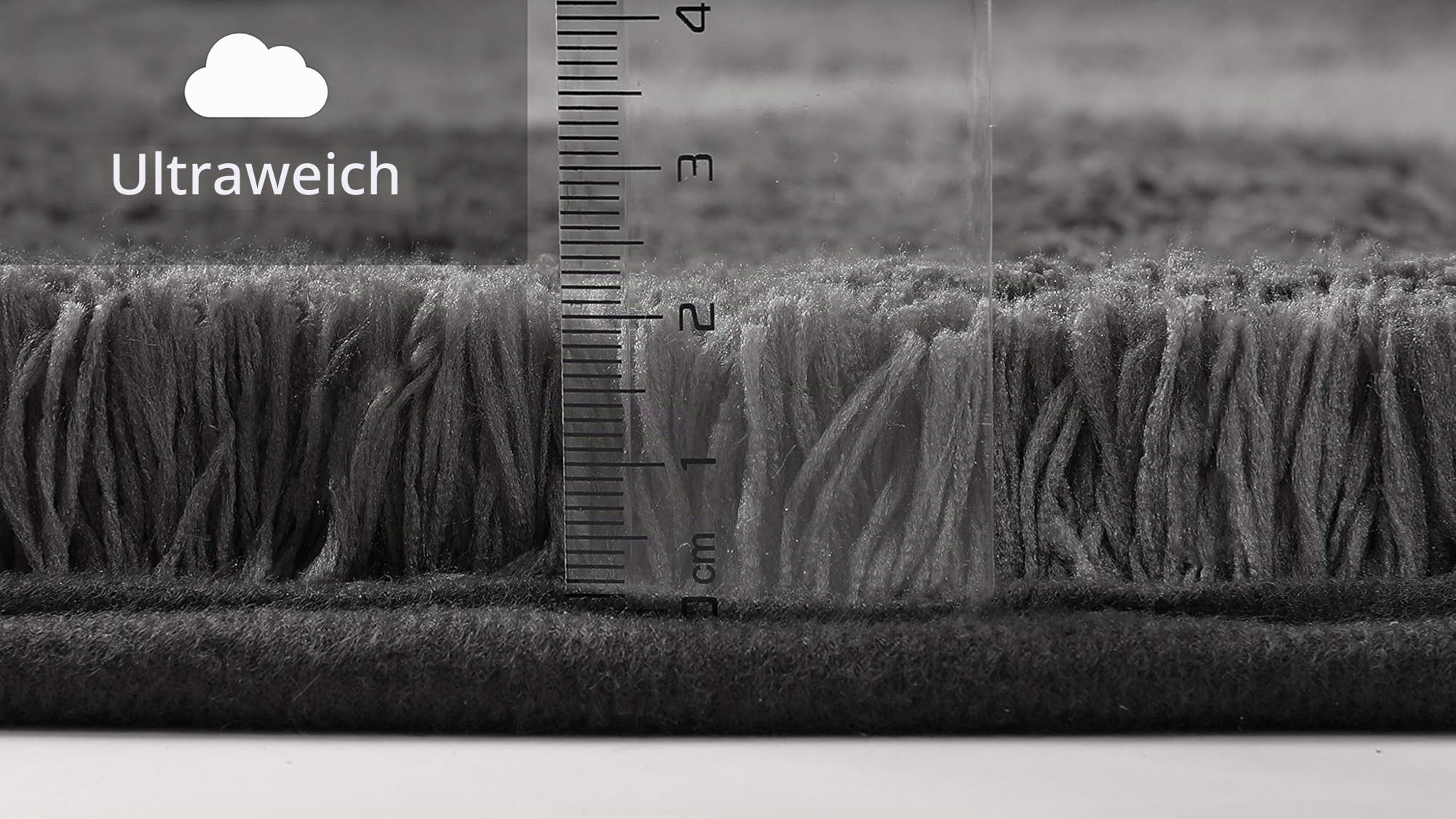 fluffy® Badteppich für Eckduschen, Hochflor aus Mikrofaser, rutschfeste Unterseite (Rund | Innenmaße 45 x 45 cm, Anthrazit)