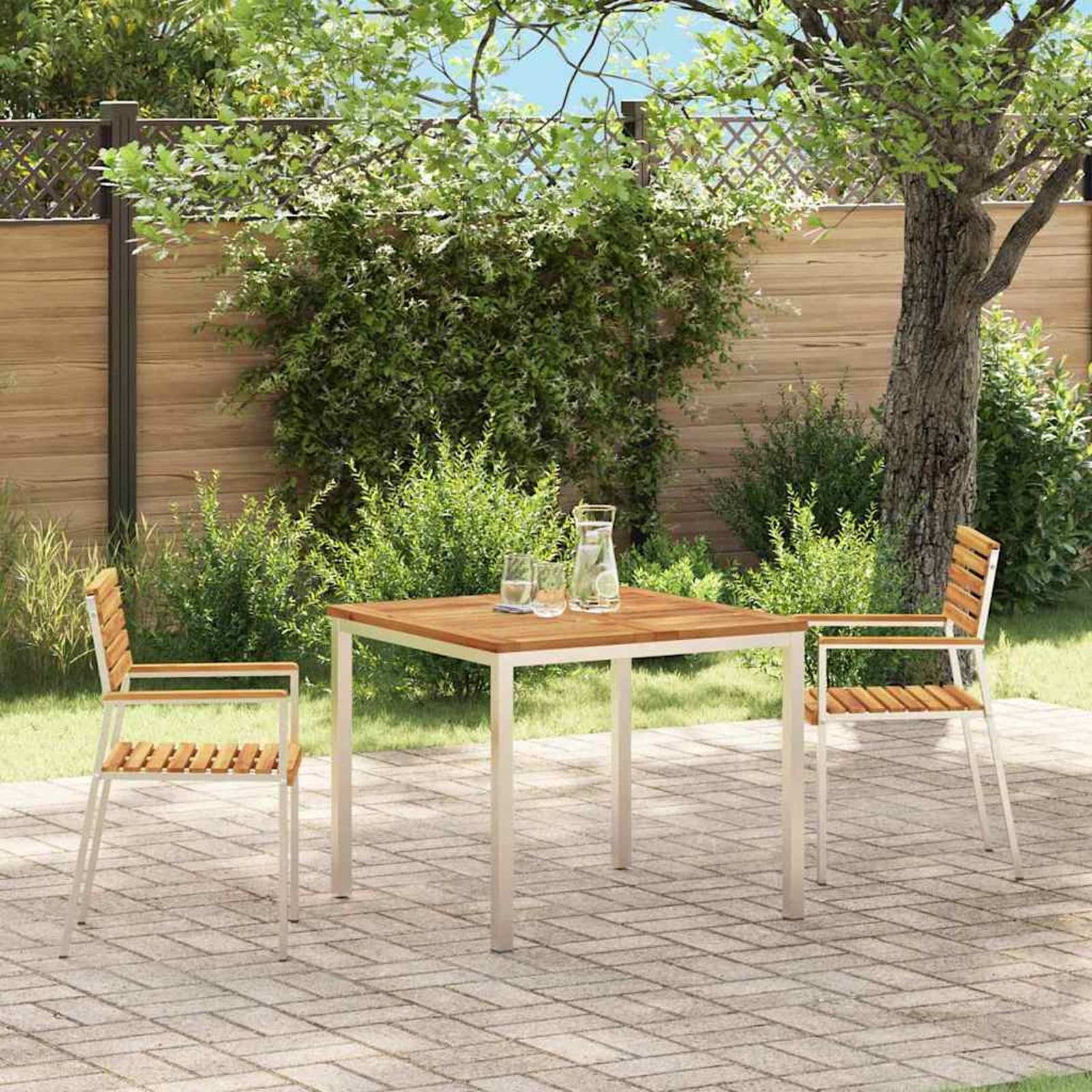 Chaises de jardin en bois d'acacia pour vos repas de terrasse d'été