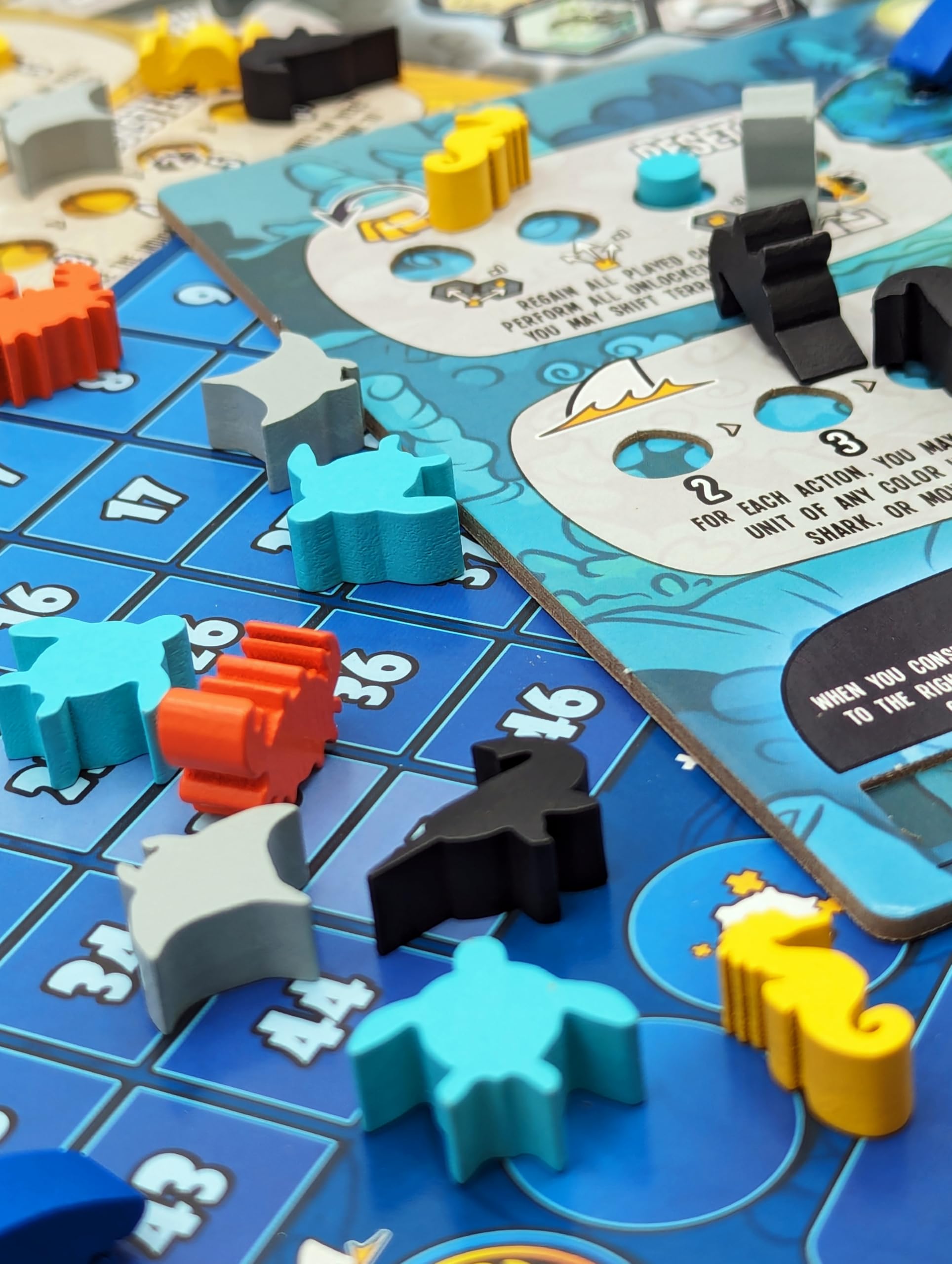 Weird Giraffe Games Kingdoms of The Deep by Strategy Jeu de société pour 1 à 6 joueurs et à partir de 10 ans