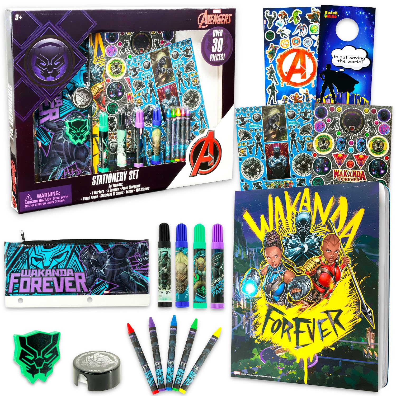 Black Panther - Kit di attività da colorare con pagine da colorare, pennarelli, pastelli, adesivi, altro per bambini e ragazzi, set di cancelleria Black Panther Arts and Crafts