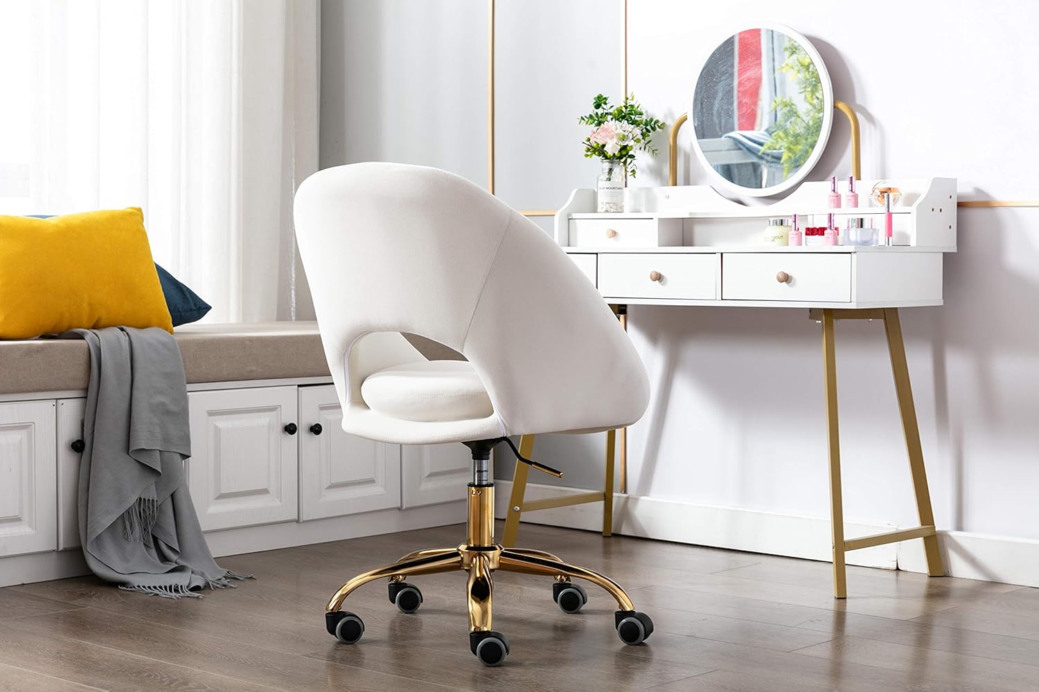 60% оƒƒ Dіѕсоunt ZOBIDO Comfy Home Office Task Chair with Wheels, Cute Modern Upholstered Velvet Seashell Back Adjustable Swivel Vanity Desk Chair, for Women, for Kids, for Girls, Living Room, Bedroom, (White) (White)