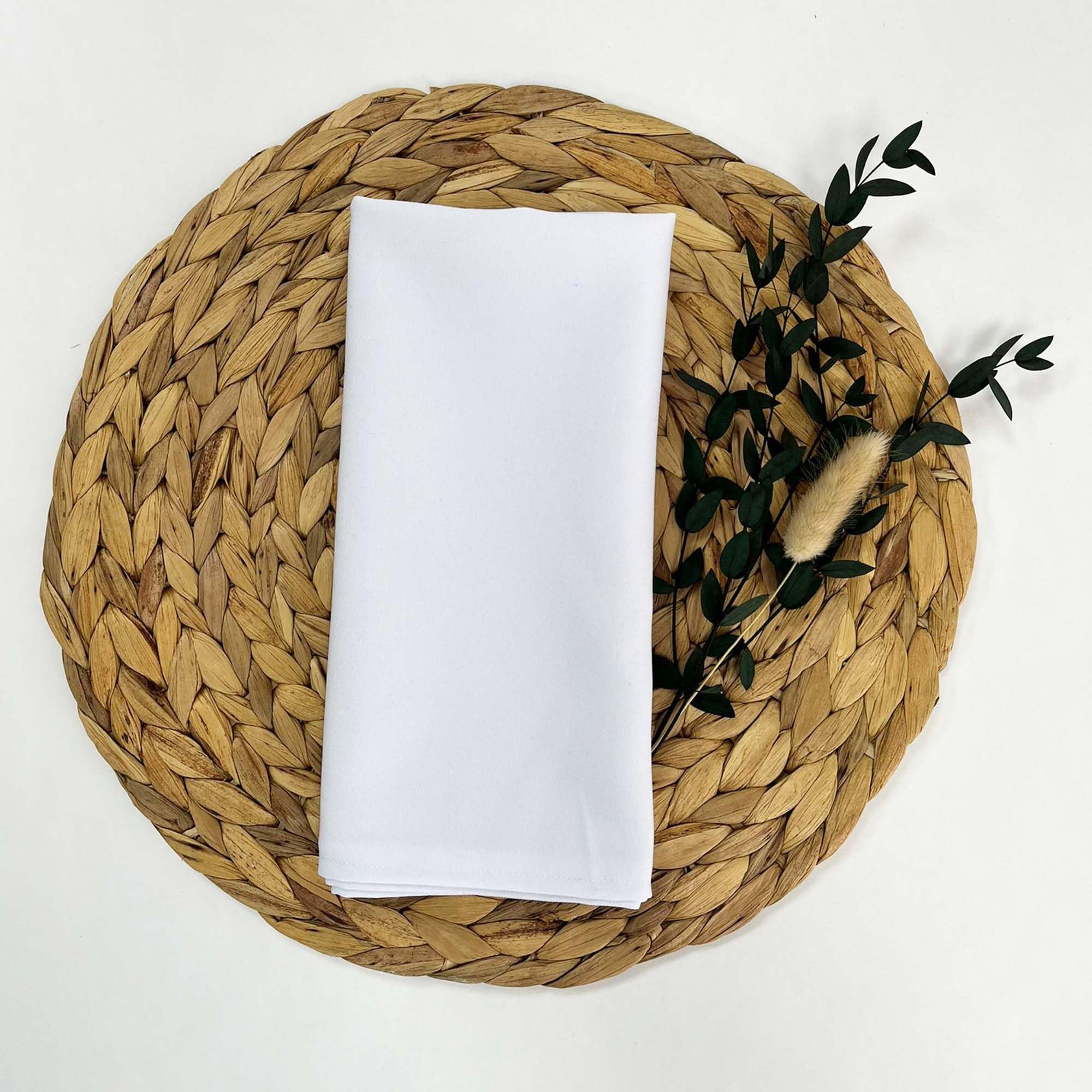 Decor Essentials White 100% Polyester Napkins Dinner Napkins With Overlocked Edges, Washable, Ideal For Parties, Weddings And Dinners (White)