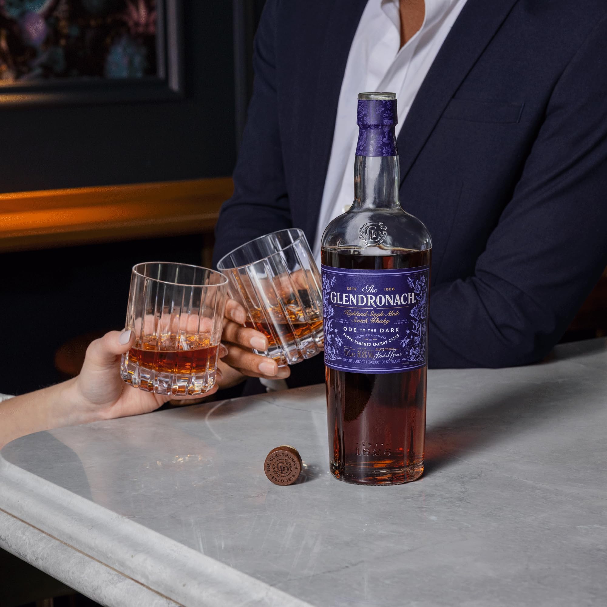 The Glendronach Ode to the Dark - Super Premium Single Malt Whisky - Geschenkempfehlung - Eine Symphonie aus Mokka, Schwarzkirsche und Zartbitterschokolade - 0.7L/50.8% Vol
