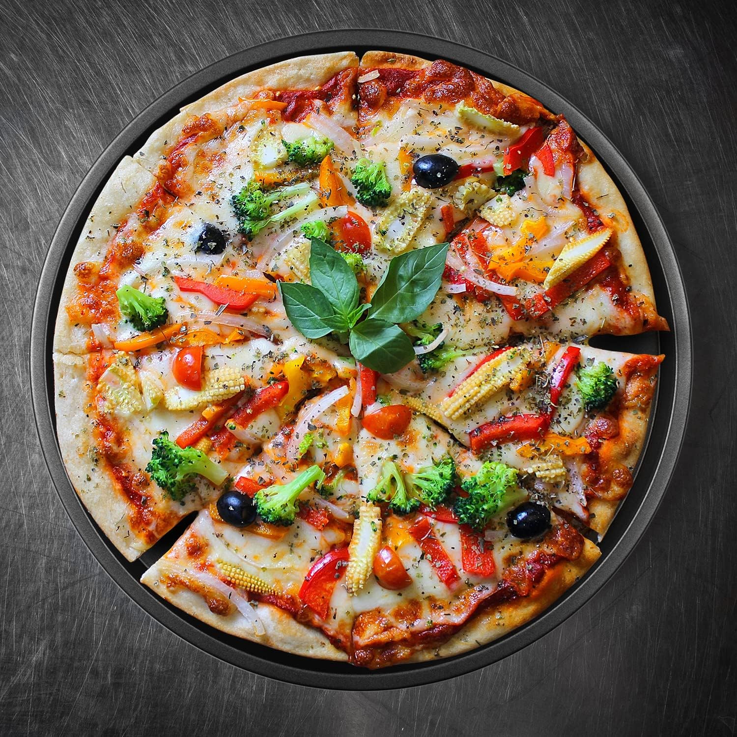 DecorRack Bandeja de pizza de acero al carbono de 13 pulgadas, revestimiento antiadherente de grado comercial, bandeja de servir, bandeja redonda resistente para horno (paquete de 3)