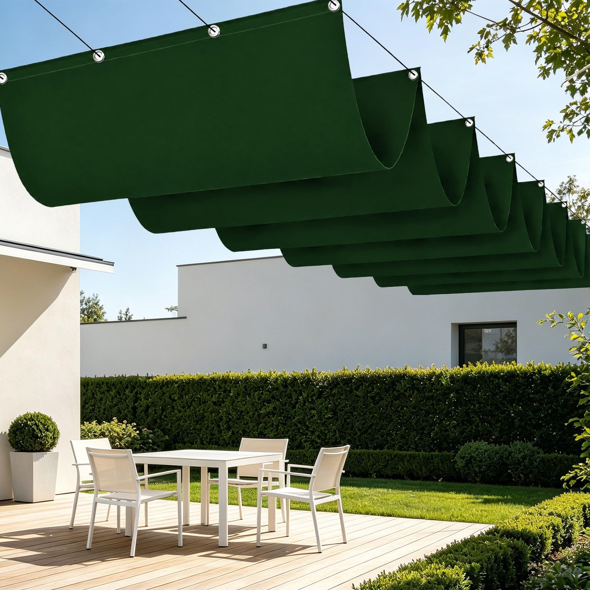 Voile d'ombrage rétractable pour balcon et terrasse : votre coin d'ombre vert foncé
