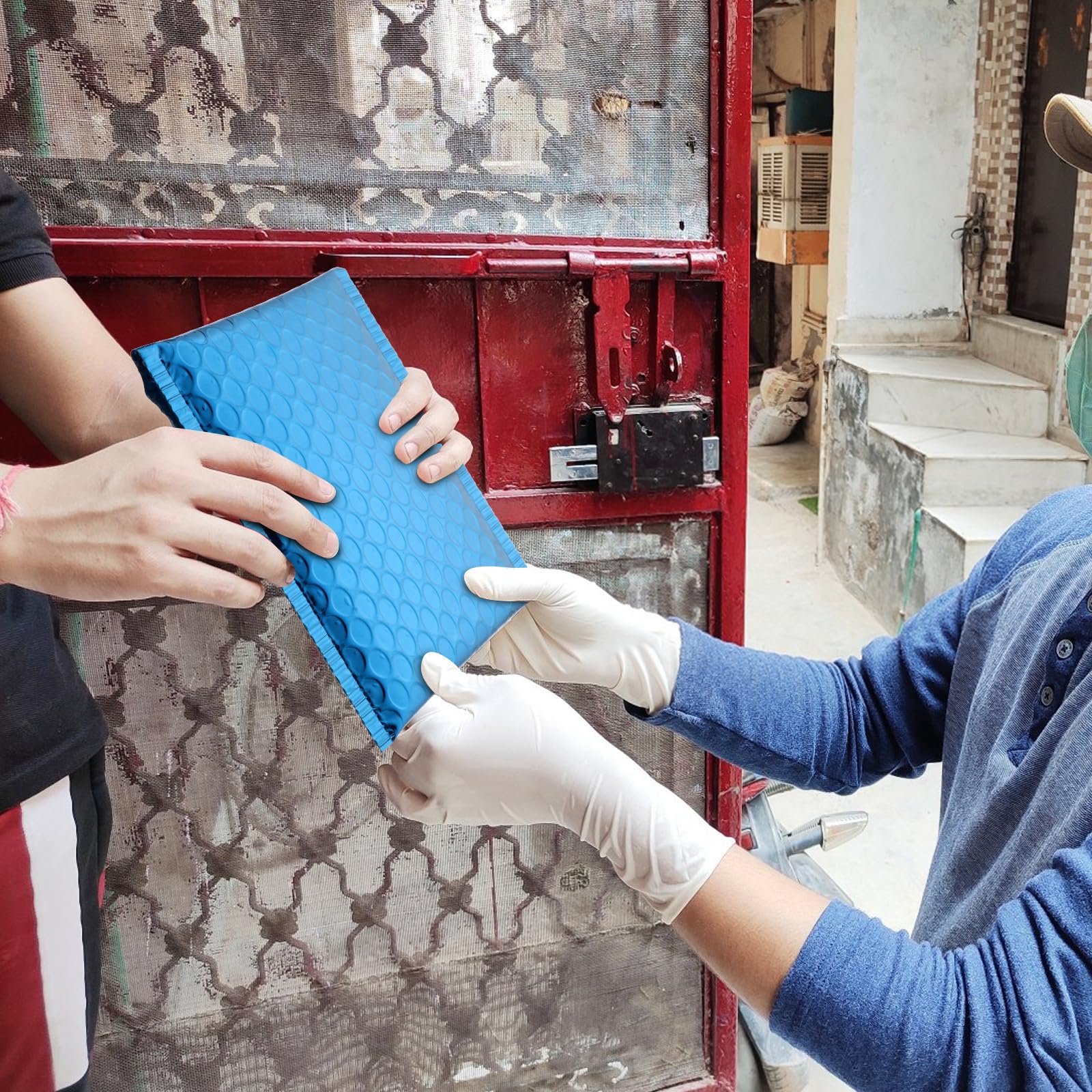 50 Sobres Acolchados Azules con Capa Metalizada para Embalaje Exprés, Autoadhesivos y Resistentes, Ideales para Envíos en Tiendas Casa