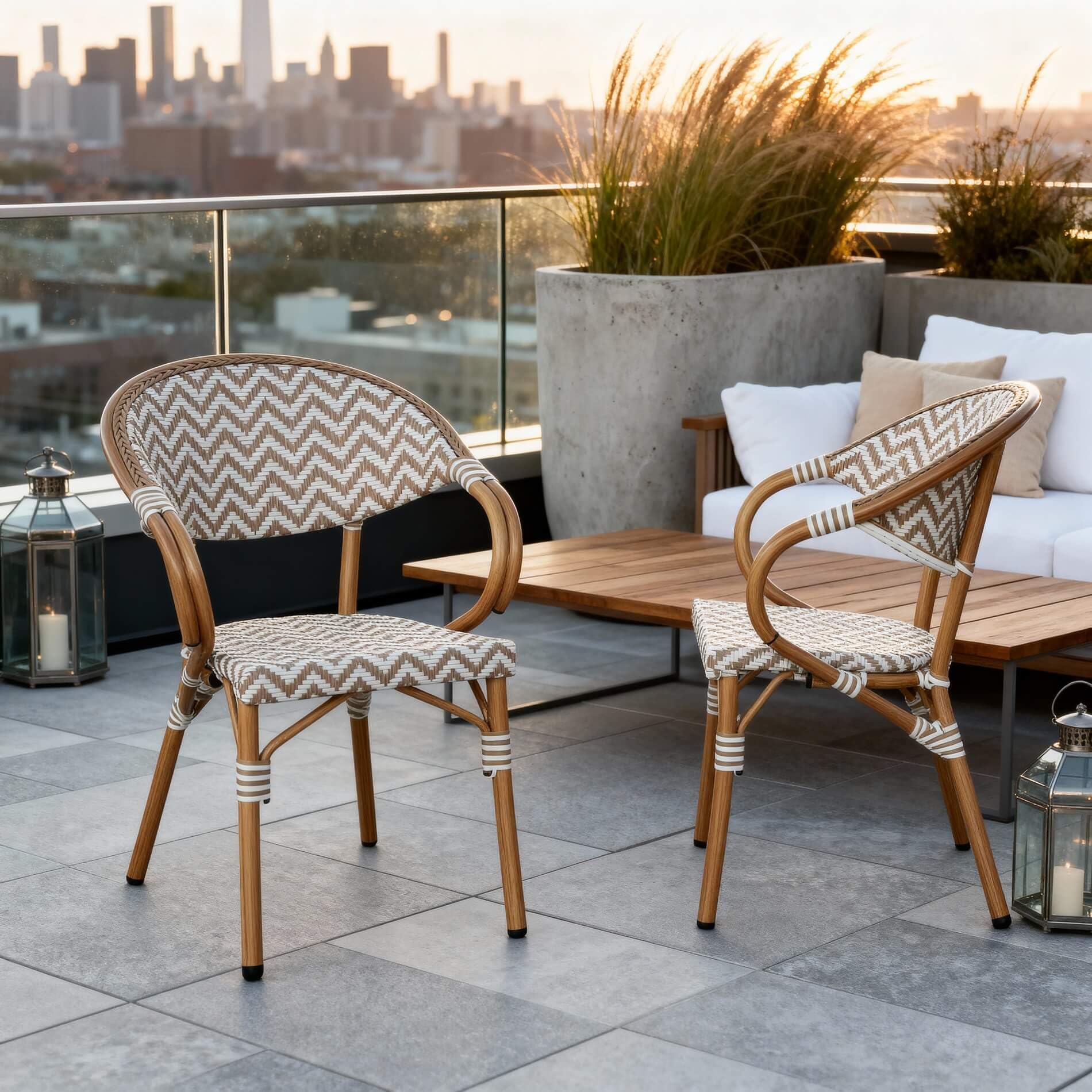 Rebecca Mobili Lot de 2 Chaises de Salle à Manger Extérieur, Fauteuils de Jardin Empilables, Marron et Blanc, Structure en Aluminium – Dimensions HxLxP : 84 x 57 x 57 cm – Art. RE7260