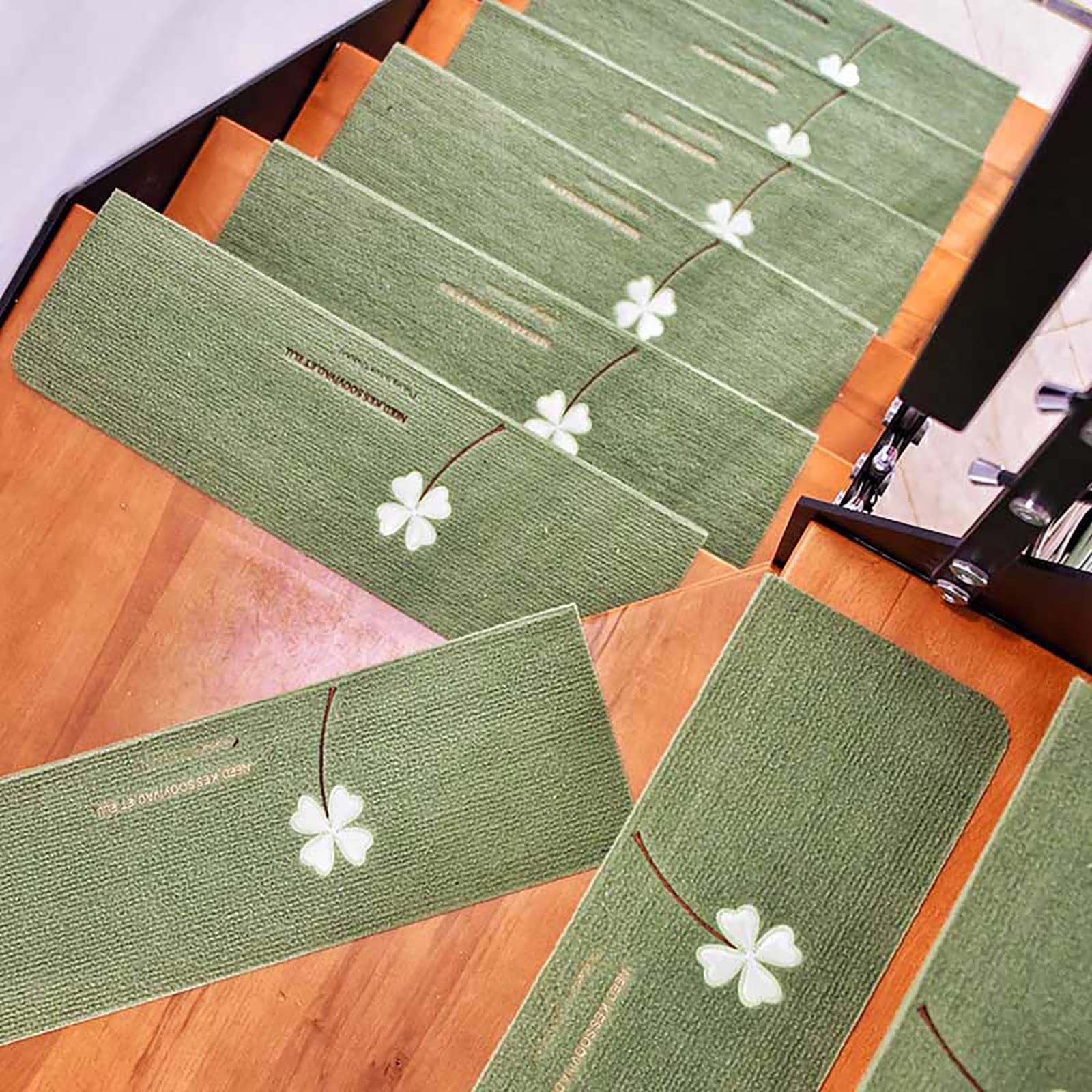 YTBHSHXZ stair treads， 15 Pcs Carpet Stair Treads,Washable Mat,Adhesive with Reusable Rubber Back,for Indoors & Outdoors(B)