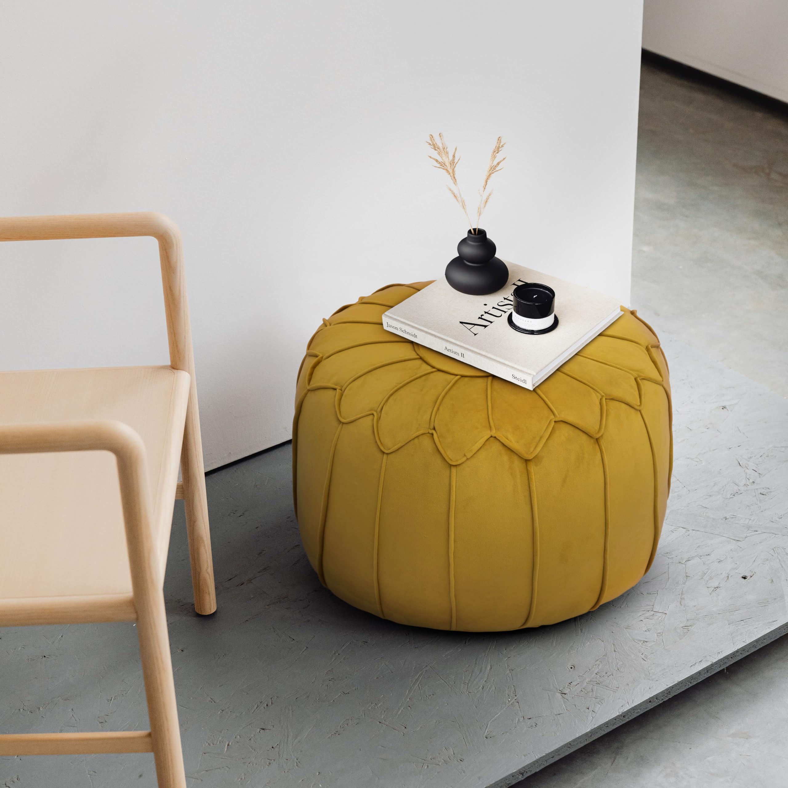 Loft 25 Reposapiés Puff Redondo | Comodo reposapies Salon Y Dormitorio para Adultos | Diseño Ergonómico Bean Bag para Horas De Relajación | Ligero Puf con Relleno Incluido (Cúrcuma)