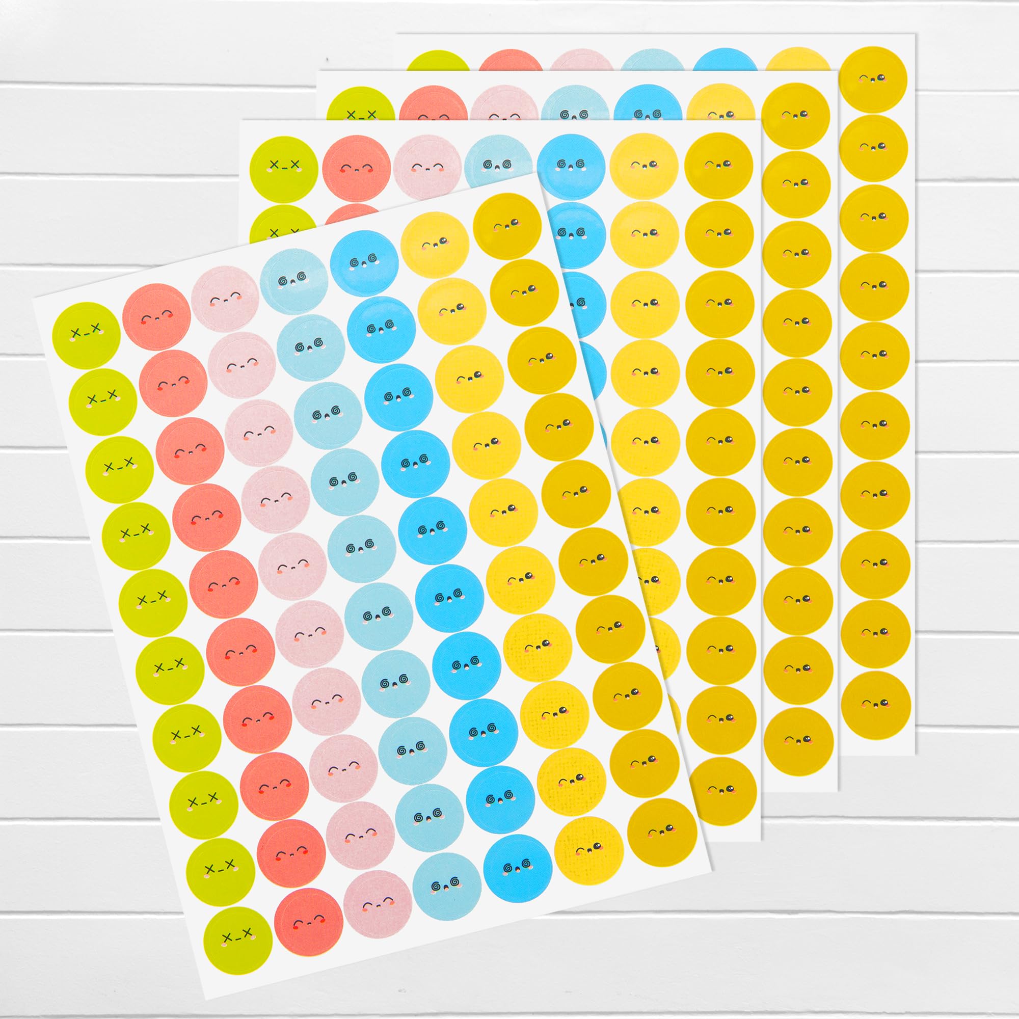 TABLAS DE RECOMPENSAS PARA NIÑOS STARPLAST - Incluye 16 láminas de pegatinas, 4 diseños diferentes de tabla recompensa y 16 hojas de tablas recompensa para usar con niños - CUTE