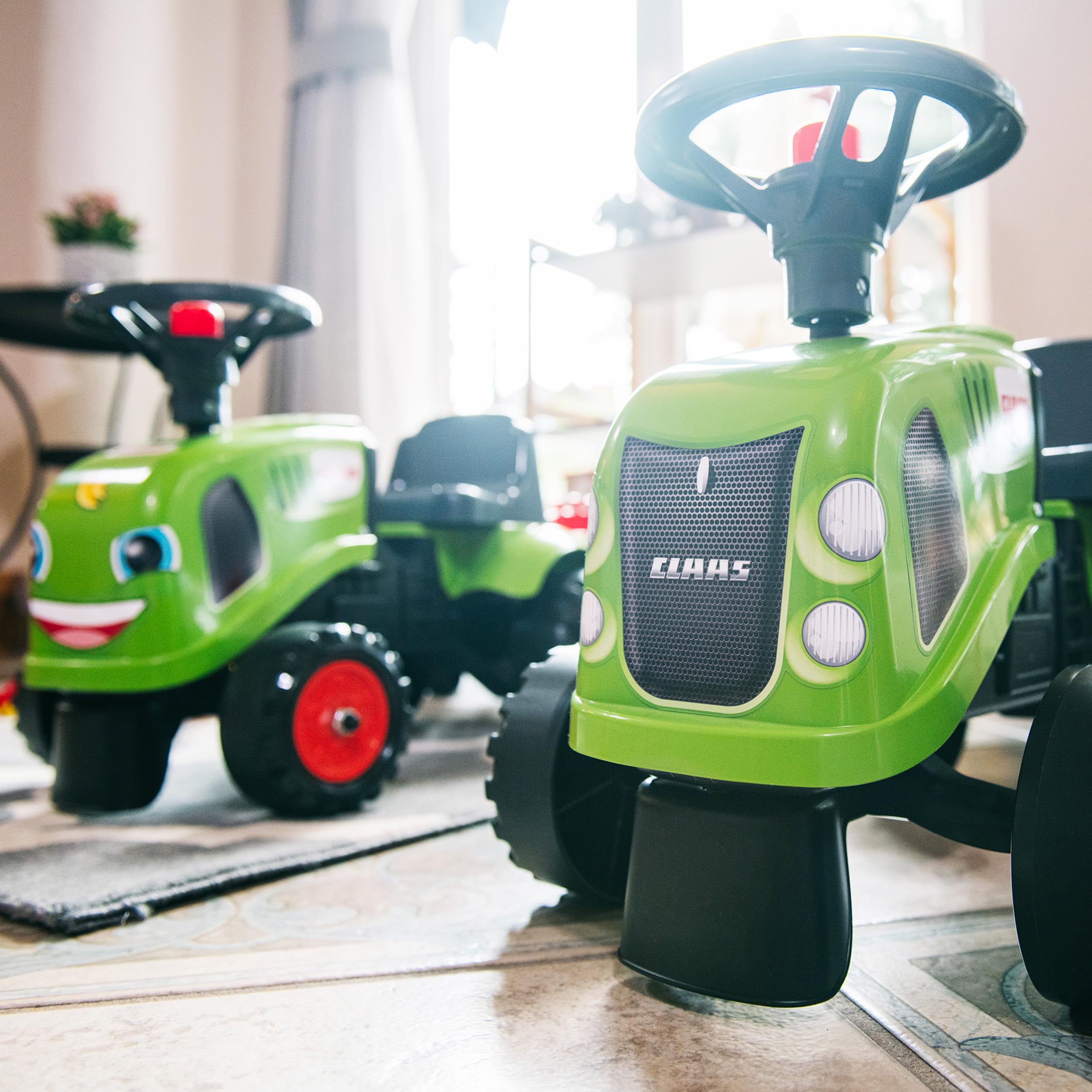 Falk Claas Traktor mit Anhänger, Rechen und Schaufel, 2 Sets Aufkleber, Rutschspielzeug für Kleinkinder + 1 Jahr FA212C
