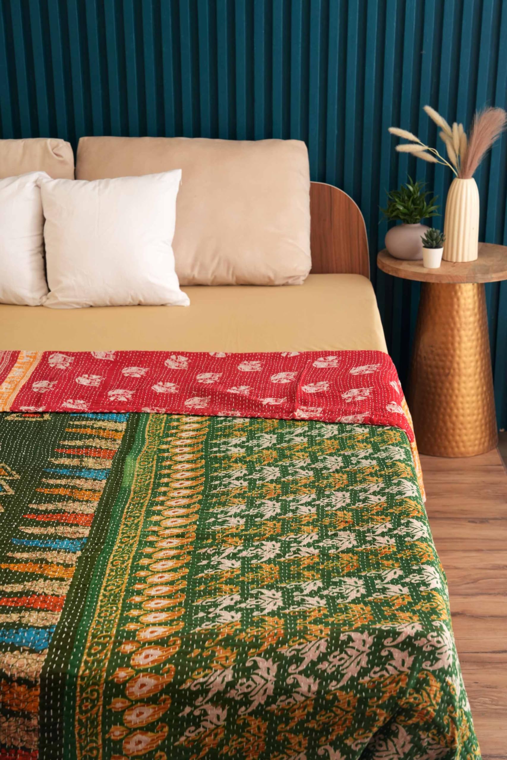 Handmade Cotton Vintage Kantha Quilt Boho Reversible one-of-a-Kind Kantha Throw Bedspread (Queen 108