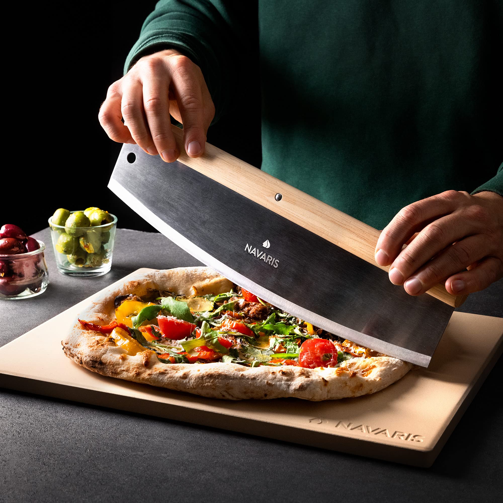 Navaris Piedra para pizza con pala y cuchillo medialuna - Base de cordierita de 38 x 30 CM con accesorio para cortar y paleta - Horno barbacoa grill
