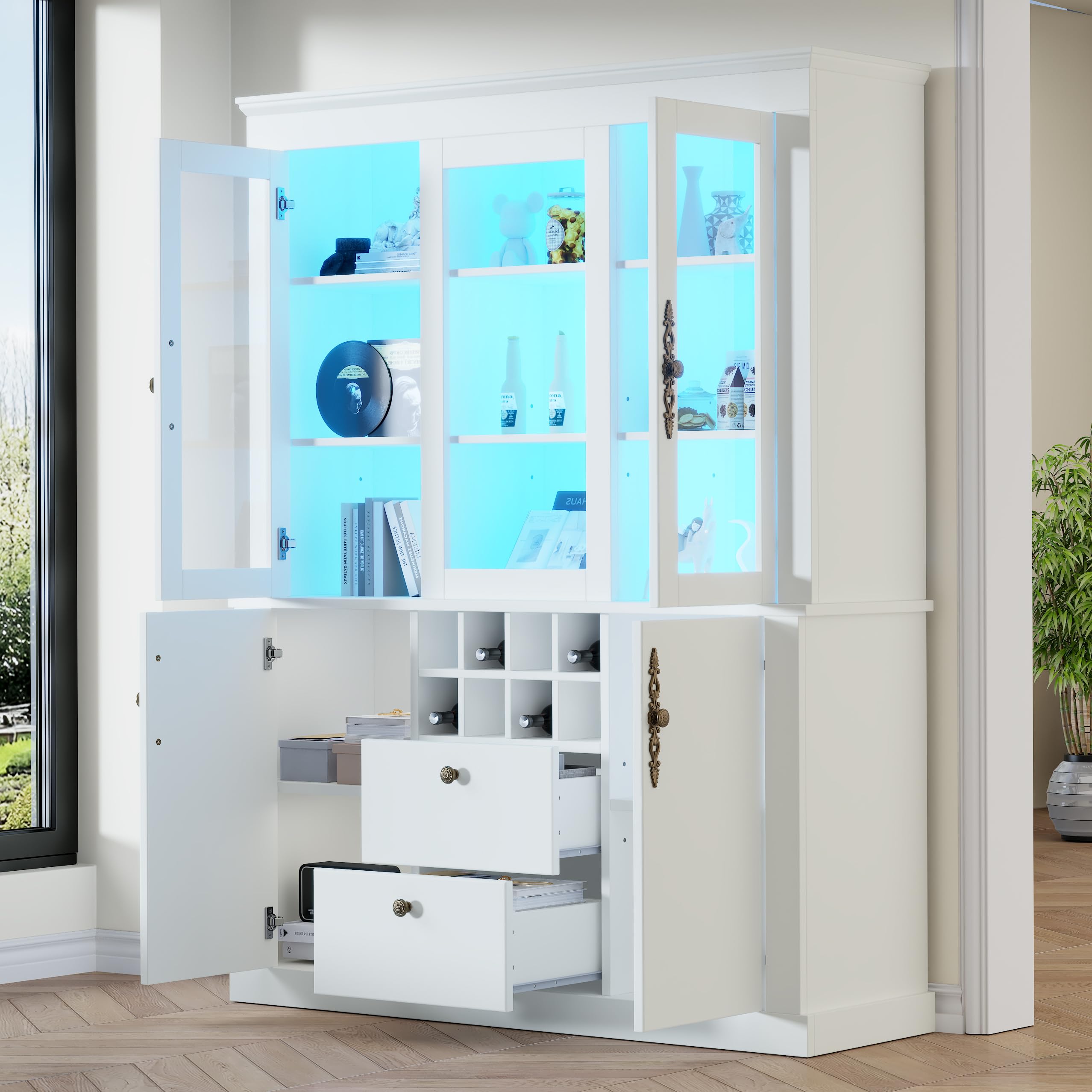 Biała witryna stojąca 130 cm z diodami LED, 2 szuflady, 8 regałów na wino i 4 drzwi