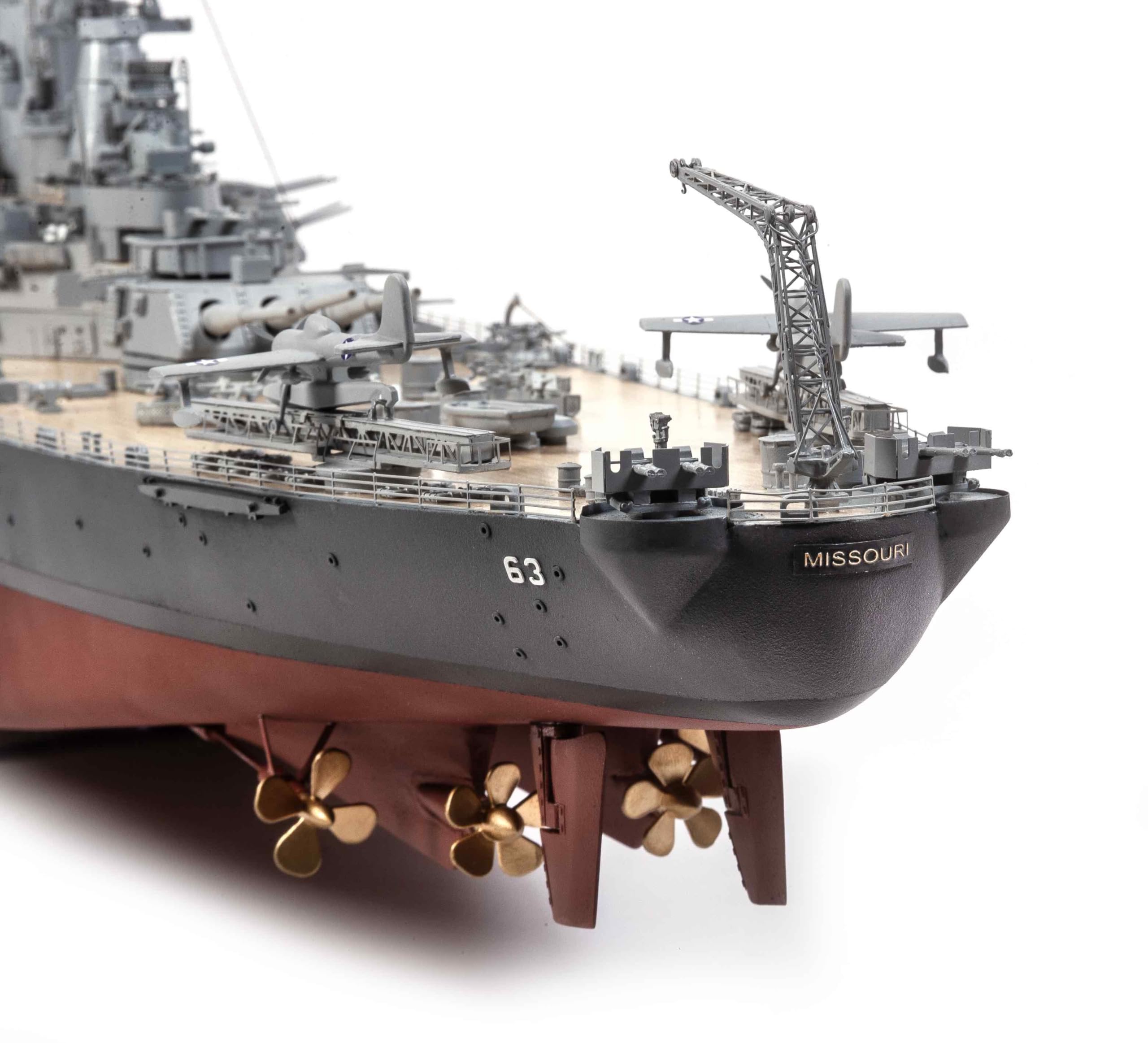 Amazon.com: USS Missouri 1:200 Scale Wood and Metal Ship Model