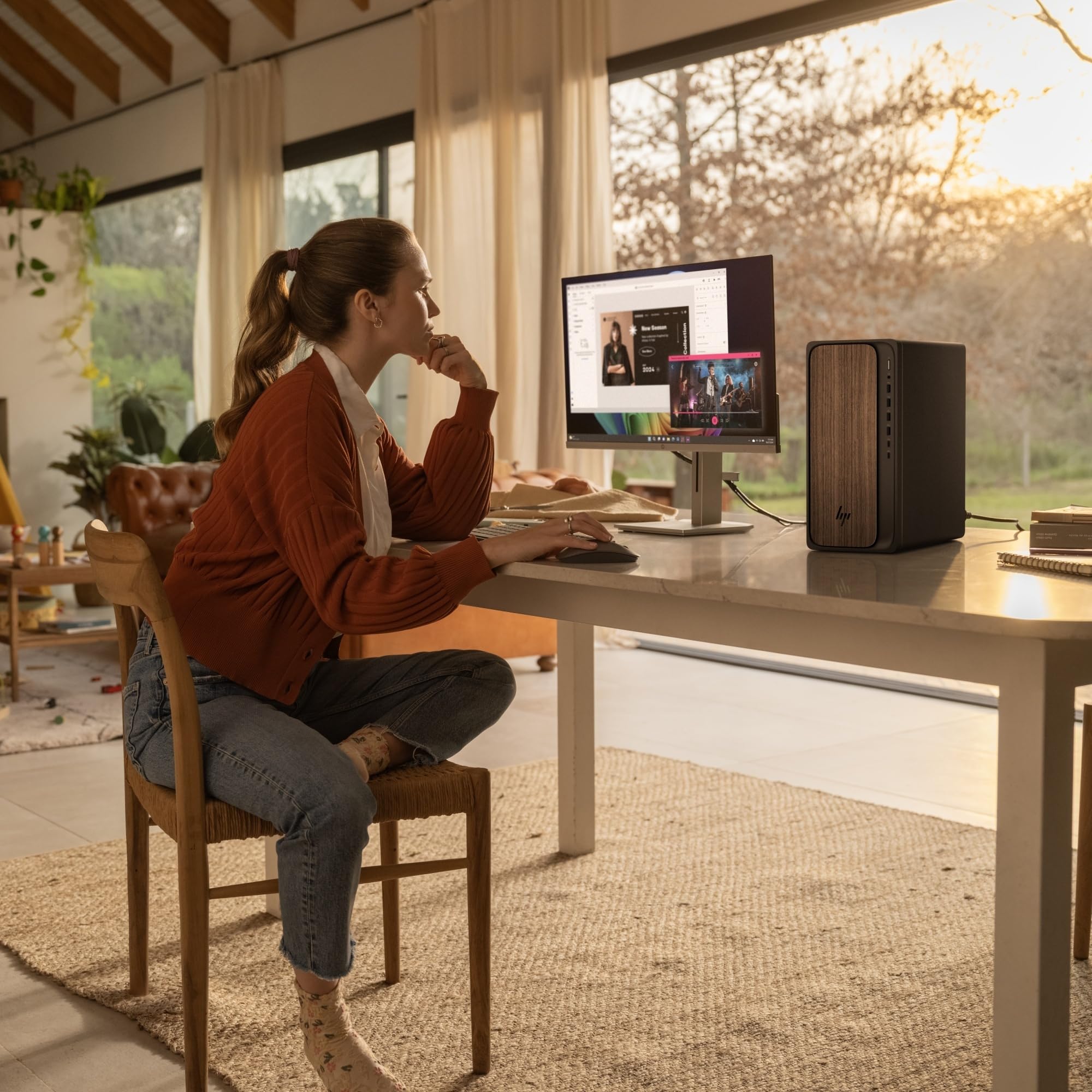 HP OmniDesk AI M03-0000sl, Desktop, Intel Core Ultra 5 processor powering Intel Evo Edition, 16GB RAM, 512GB SSD, Grafica Integrata, PSU ad Alta Efficienza, Windows 11 Home, Marrone Legno