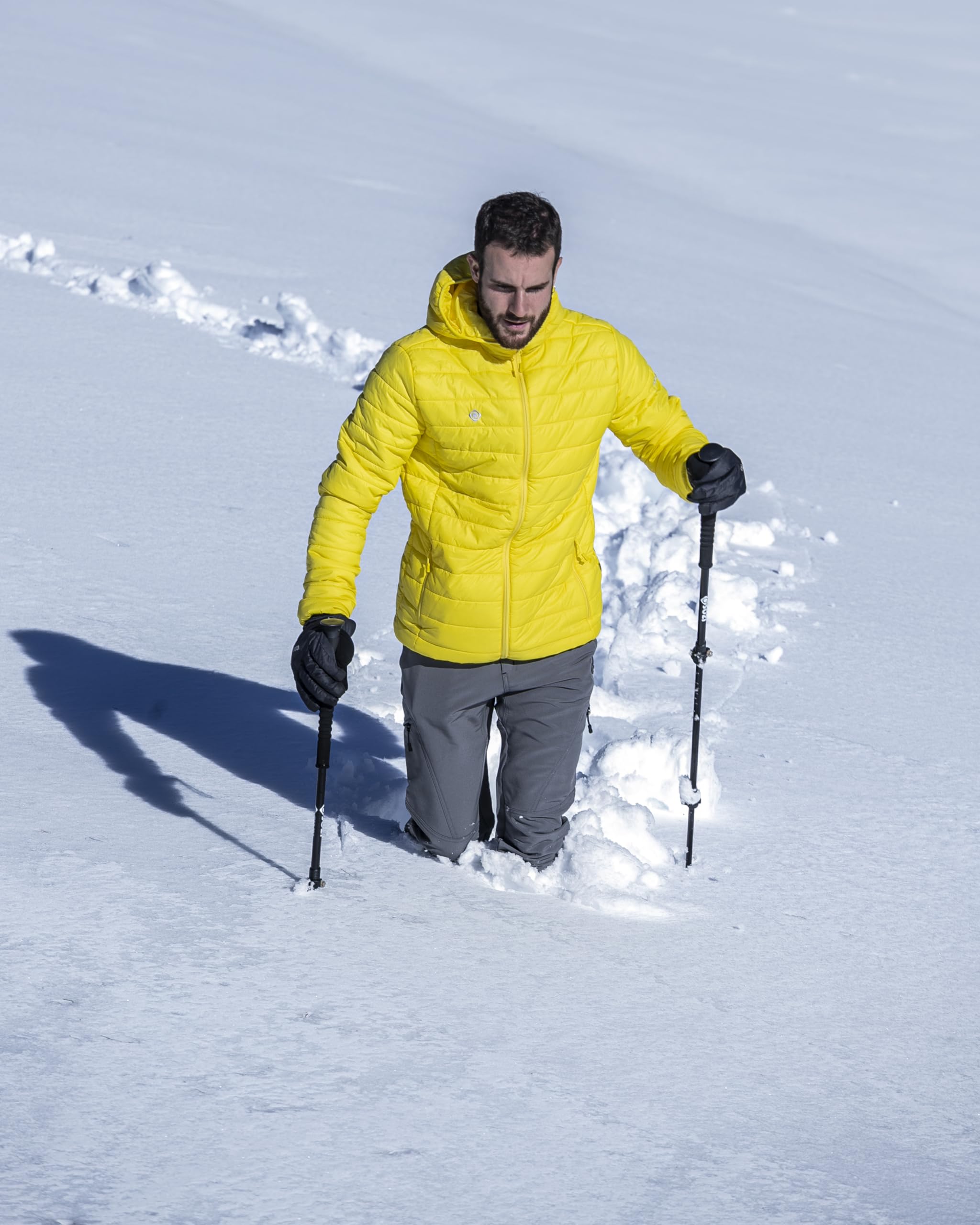 Izas Piura Bastón para Trekking con Agarre Antideslizante y Ajuste Regulable. Doble Flicklock para Excursiones y Senderismo. Modelo Unisex