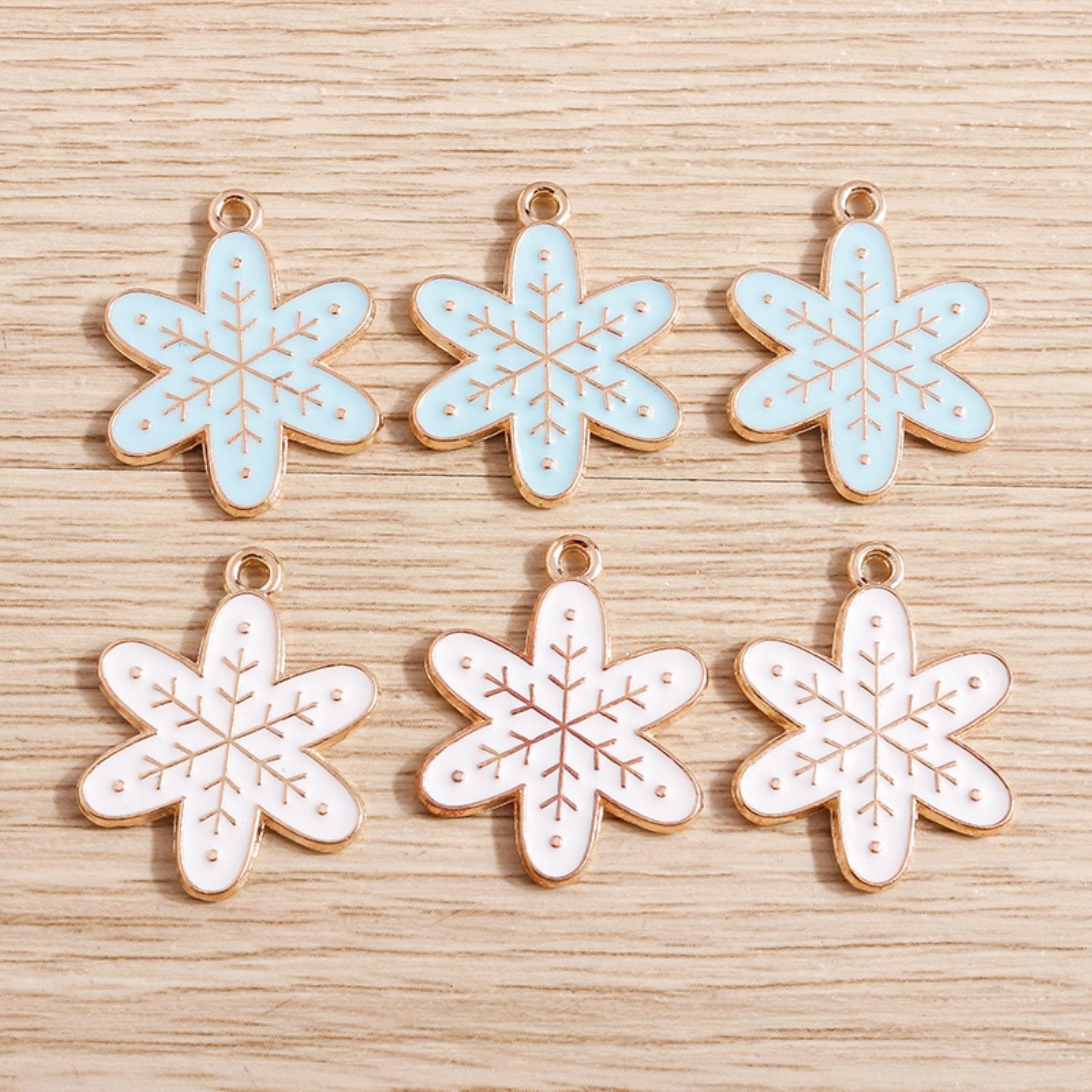 10 stuks leuke emaille kerst bedels voor het maken van de kerstman boom herten bel handschoen sneeuwvlok hangers voor kettingen-mix stijlen