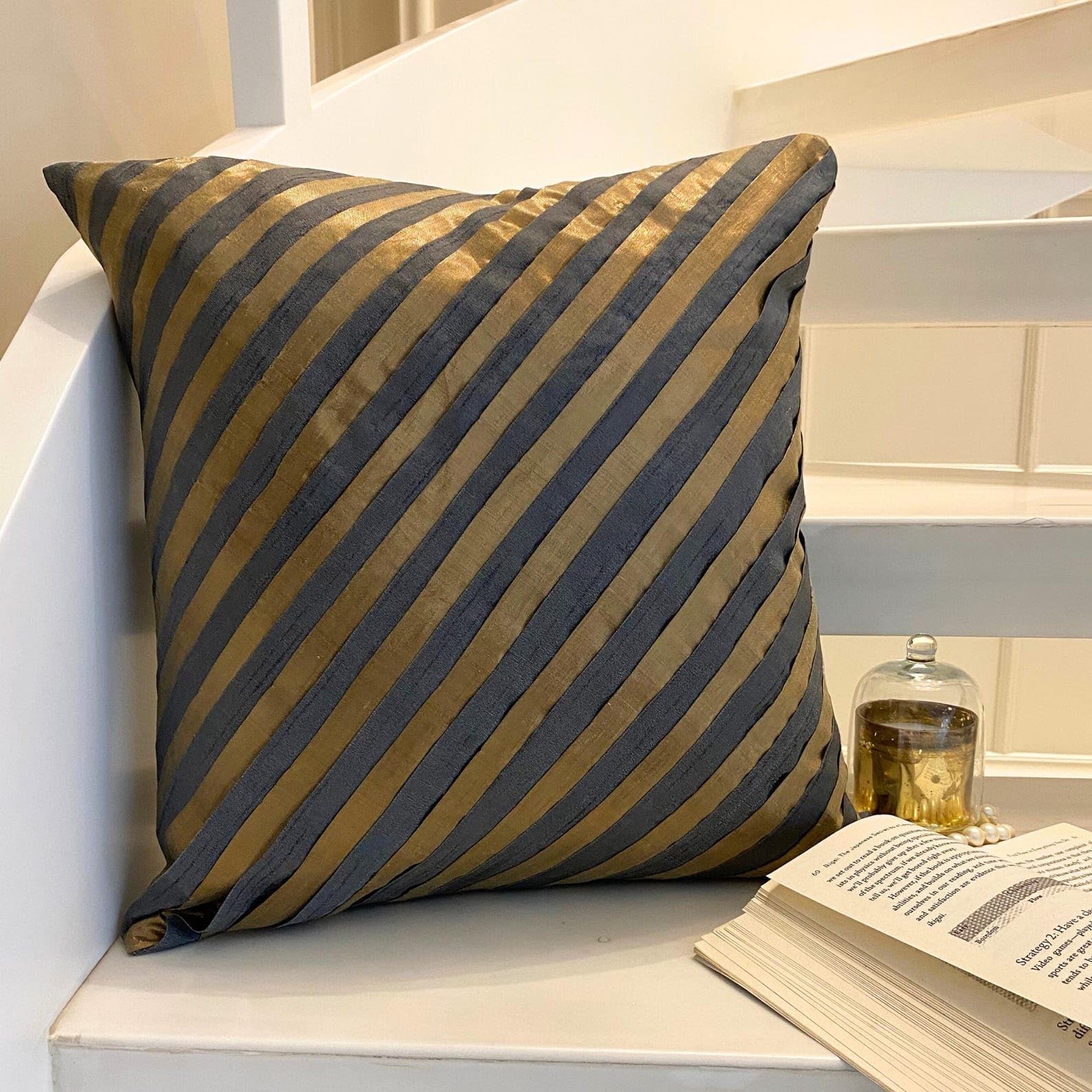 The HomeCentric Oro 65x65 cm Velluto Federe, Grata, Traliccio, Perline, Marocchino Fodere per cuscino Euro Size, Moderno Geometrico Fodere per cuscini Euro Size - Gold Jewel