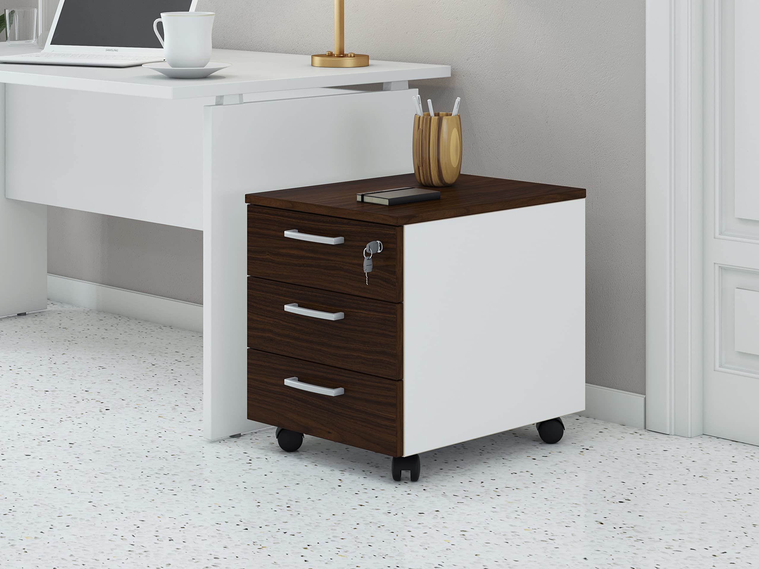 One Living Cassettiera da Ufficio con Rotelle, Tre Ampi Cassetti - Montaggio Facile - Elegante e Pratica Soluzione per Organizzare il Tuo Spazio di Lavoro (Noce Scuro, L 42 x P 56 x H 51 cm)