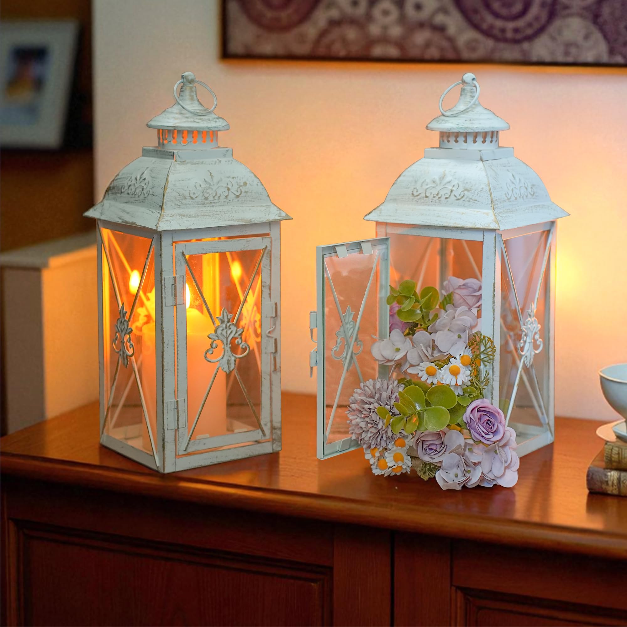 TRIROCKS Zestaw 2 wiszących lampionów w stylu vintage – 34 cm wysokości, dekoracyjny metalowy i hartowany świecznik, idealny na imprezy wewnątrz/na zewnątrz, patio, do ogrodu, na imprezy, białe i