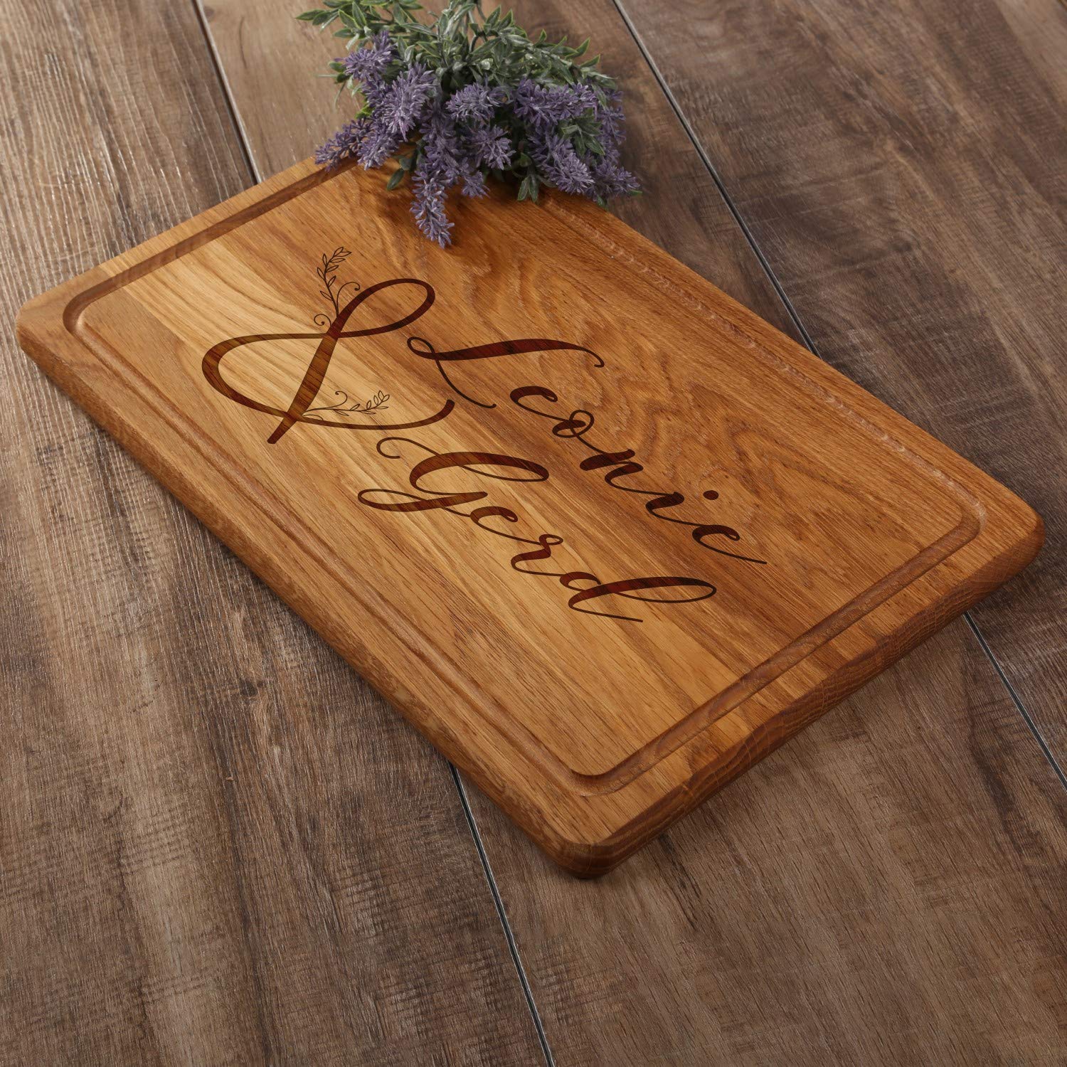 FORYOU24 Holz Schneidebrett dunkel mit Gravur Motiv 07 - personalisiert mit Wunsch-Namen Küchenbrett graviert als Geschenkidee zur Hochzeit