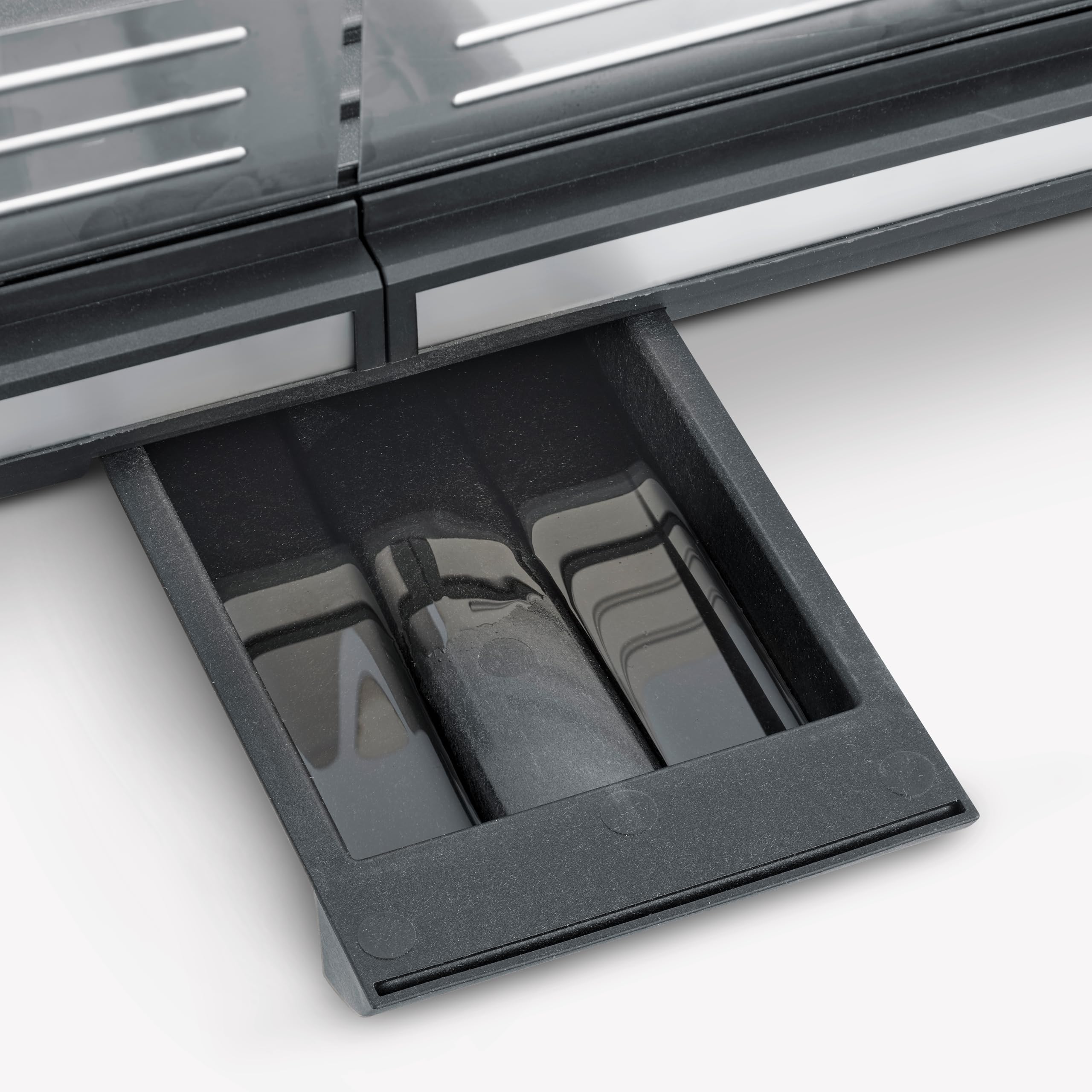 SEVERIN Parrilla Eléctrica, plancha grill de mesa, 2.300 W hasta 230°C, con revestimiento cerámico y pantalla LED, para carne, pescado, marisco y verdura, acero inoxidable y negro mate, PG 8564