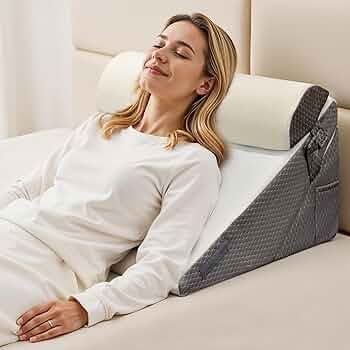 Cuscino a cuneo per letto, cuscino di supporto per collo e schiena per dormire, poggiatesta triangolare in memory foam regolabile | Leroy Merlin
