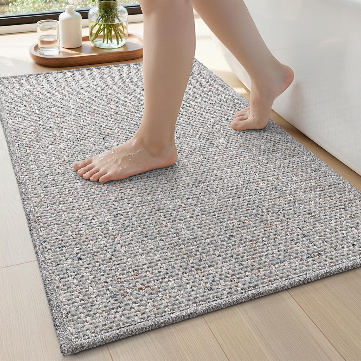 DEXI Bath Mat, Absorbent, Non Slip and Quick Dry, 40 x 60 cm, Light Grey