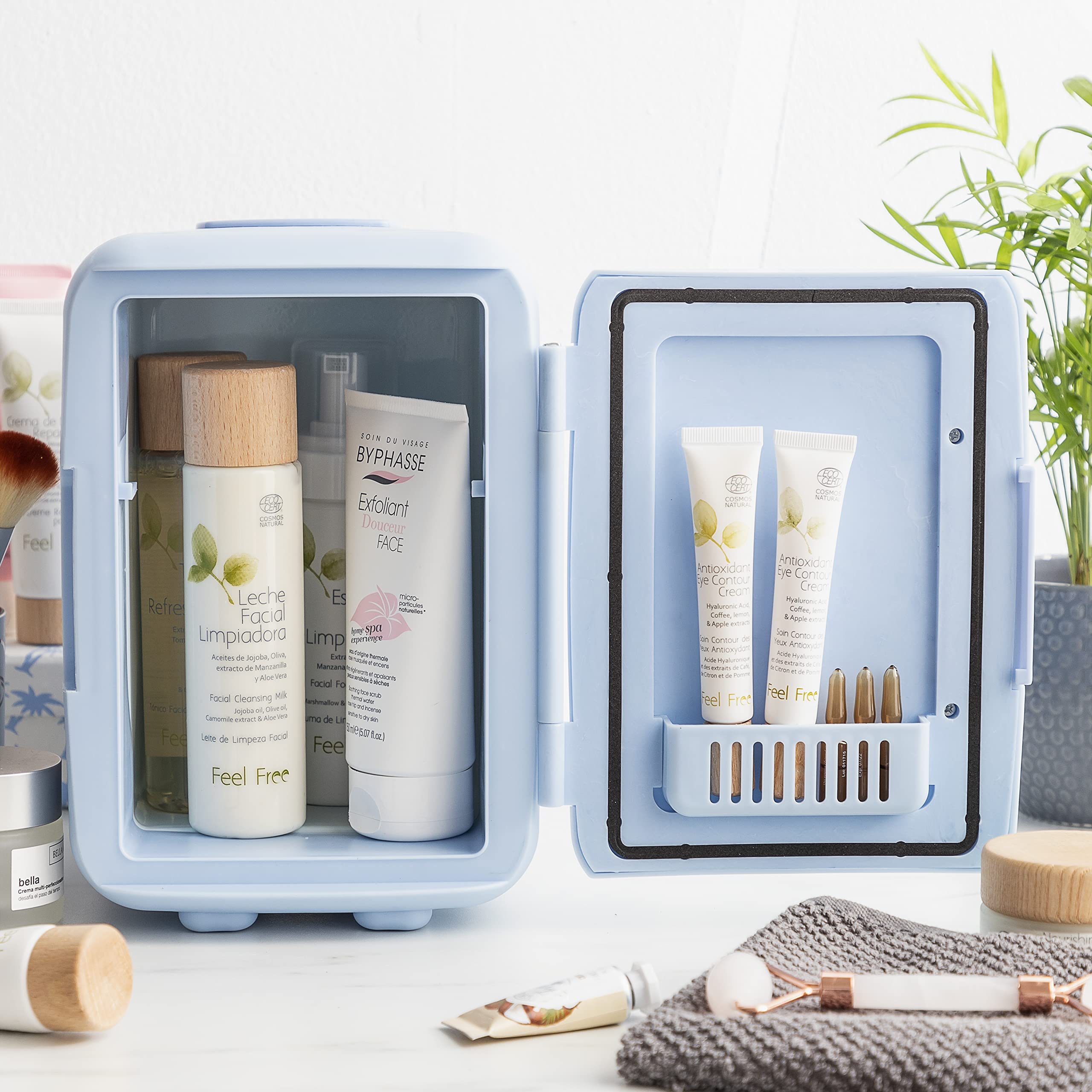 InnovaGoods® Mini nevera portatil para Cosméticos, Nevera pequeña 4L, Mini Nevera para Dormitorio, Coche, Escritorio de Oficina, Dos Marchas -Enfriador y Calentador.
