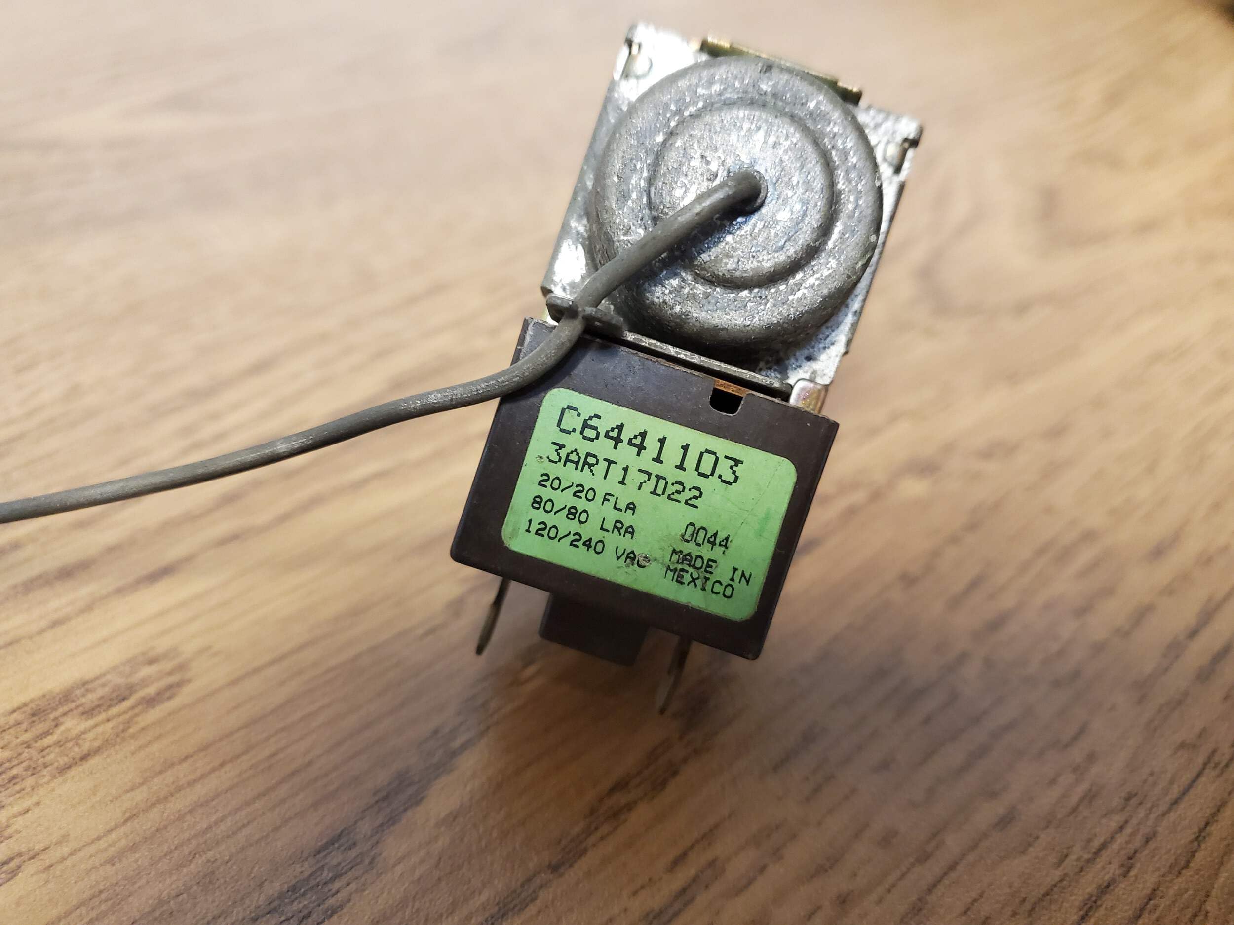 3ART17D22/C6441103 Cold Control Thermostat 120/240 VAC