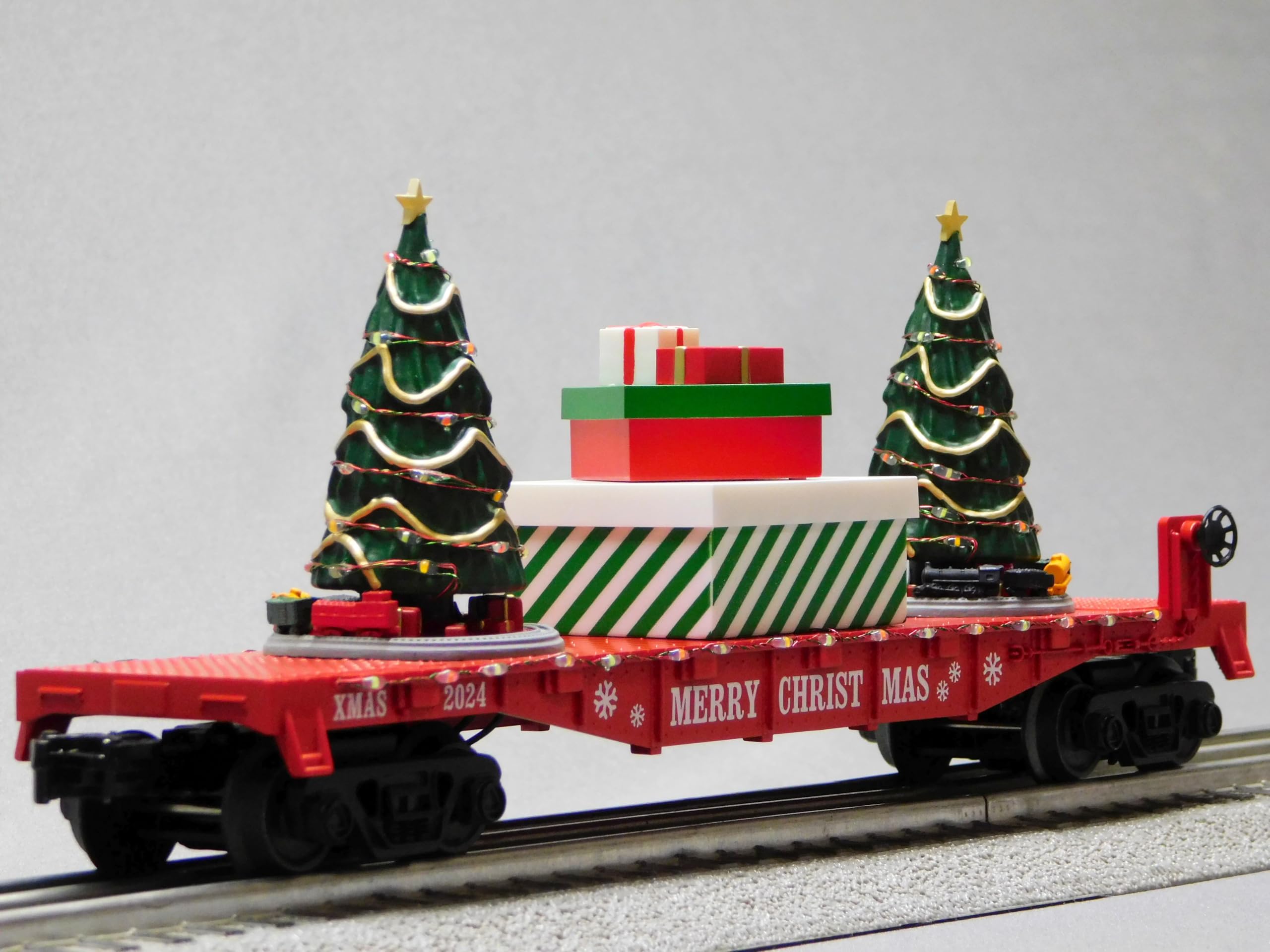 MTH RAILKING Christmas RED Flat CAR W/Lighted Christmas Trees 30-76922