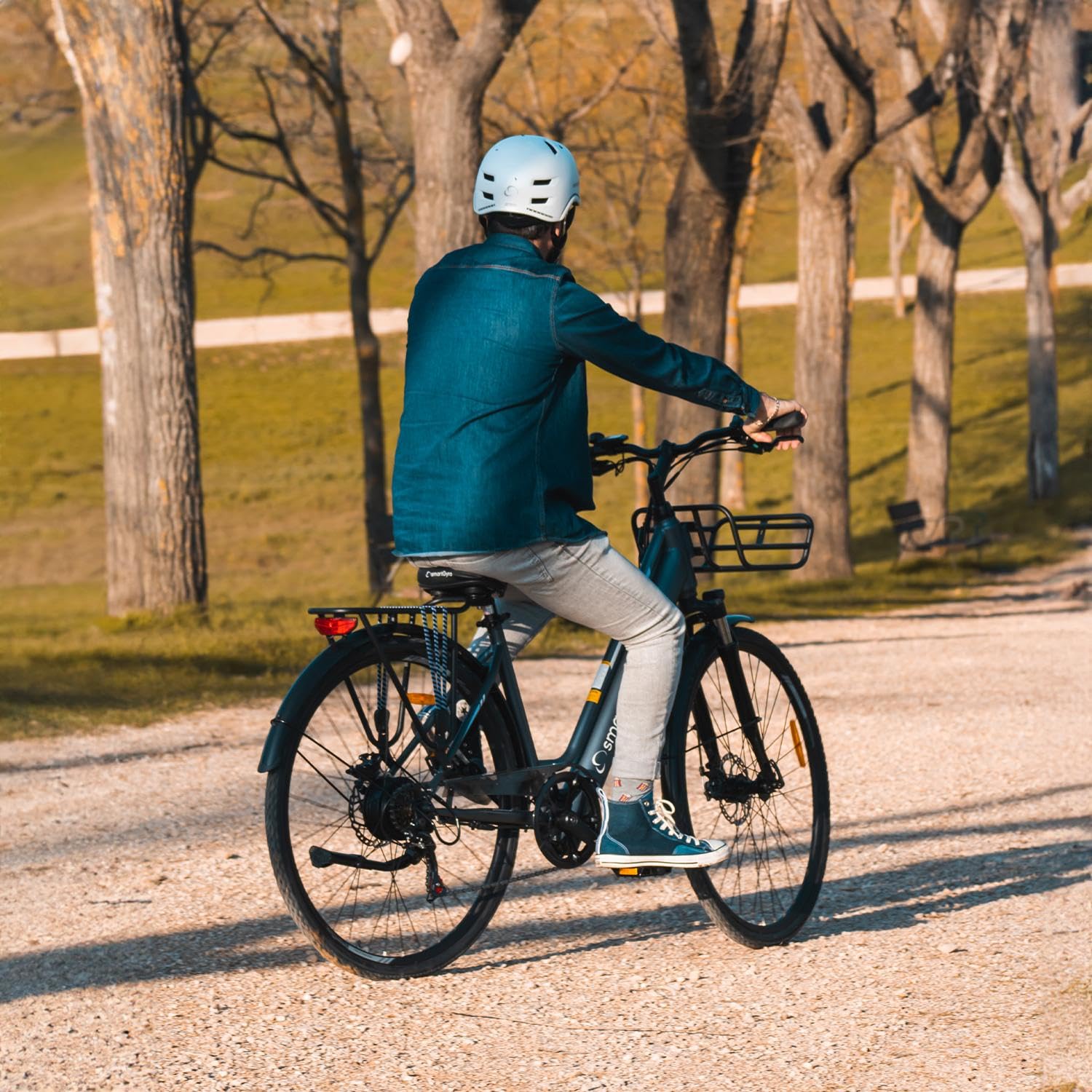 SMARTGYRO eBike Sunset Titanium - Bicicleta Eléctrica Urbana, Frenos de Disco, 6 Velocidades Shimano, Ruedas de 27,5 Inches, Batería Litio 36V 10Ah, Motor Brushless de 250W, Autonomía hasta 60 km