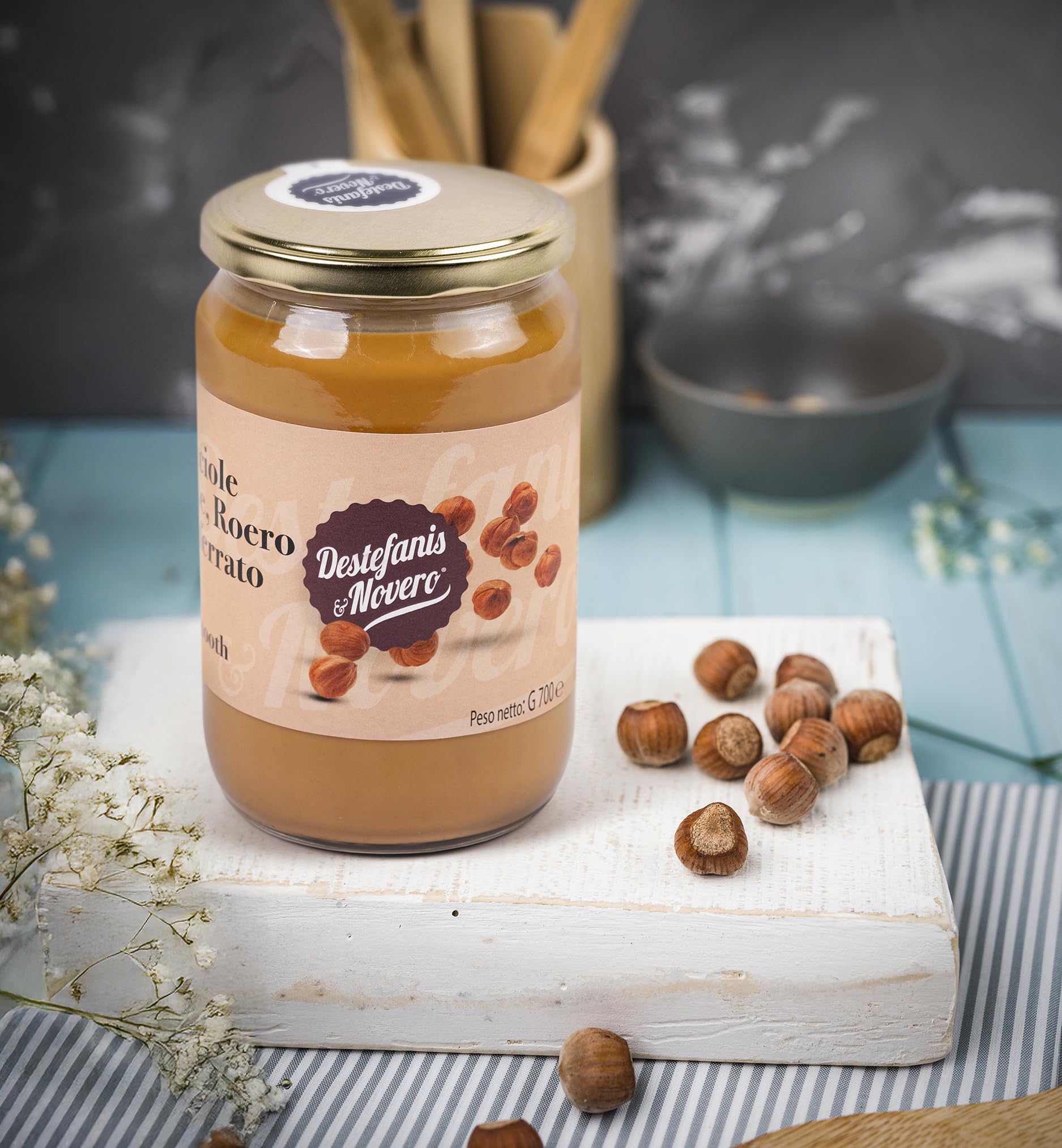 Destefanis & Novero | Pasta de Avellana 100% Pura, Perfecta en Confitería para la Elaboración de Dulces y Helados de Sabor Intenso y Concentrado, No Contiene Azúcares ni Otros Aditivos, 700g