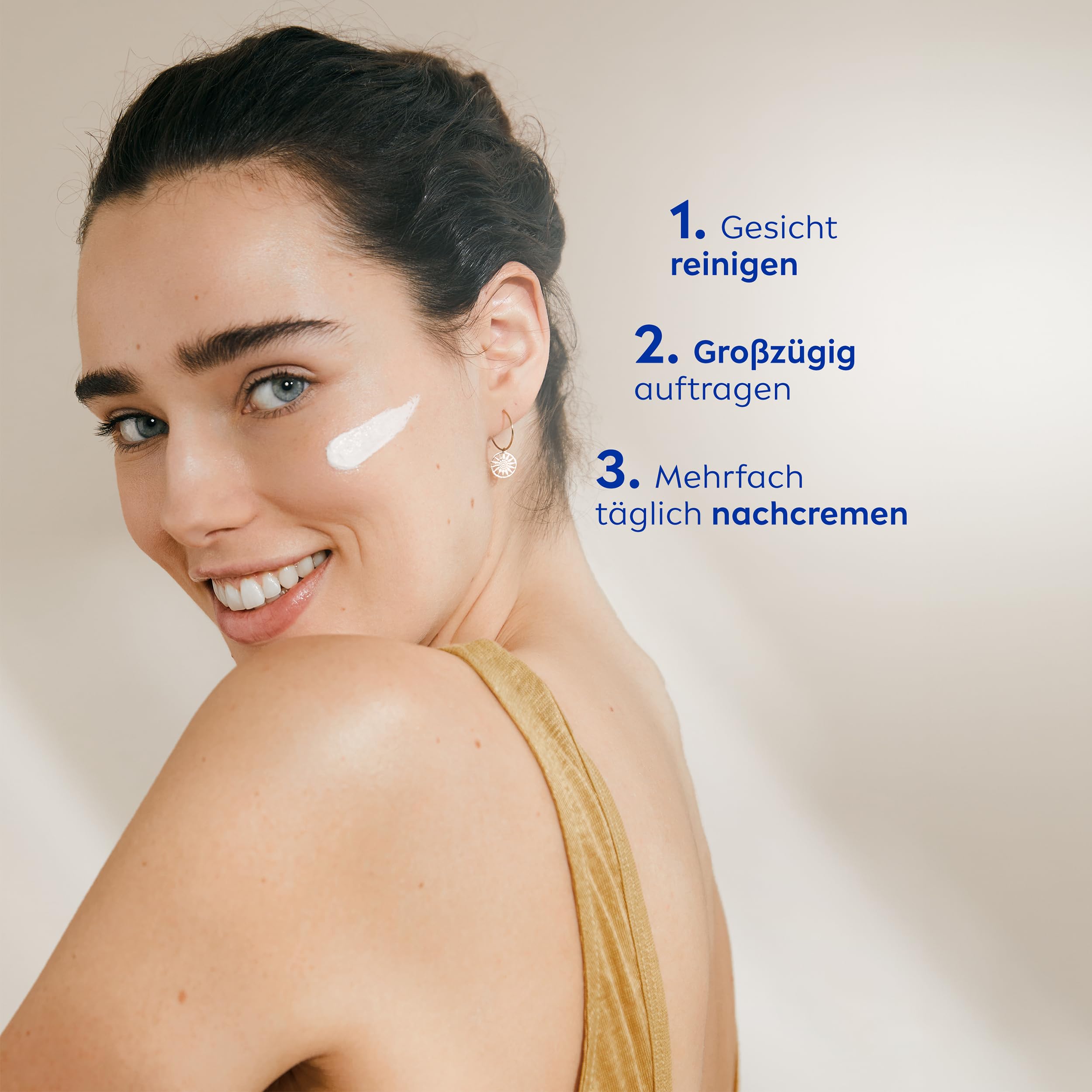 NIVEA SUN Sensitiv Set mit Sonnenschutz für das Gesicht & Spray mit LSF 50, parfümfreie Gesichtscreme beruhigt Hautirritationen, wasserfestes Sonnenspray für empfindliche Haut