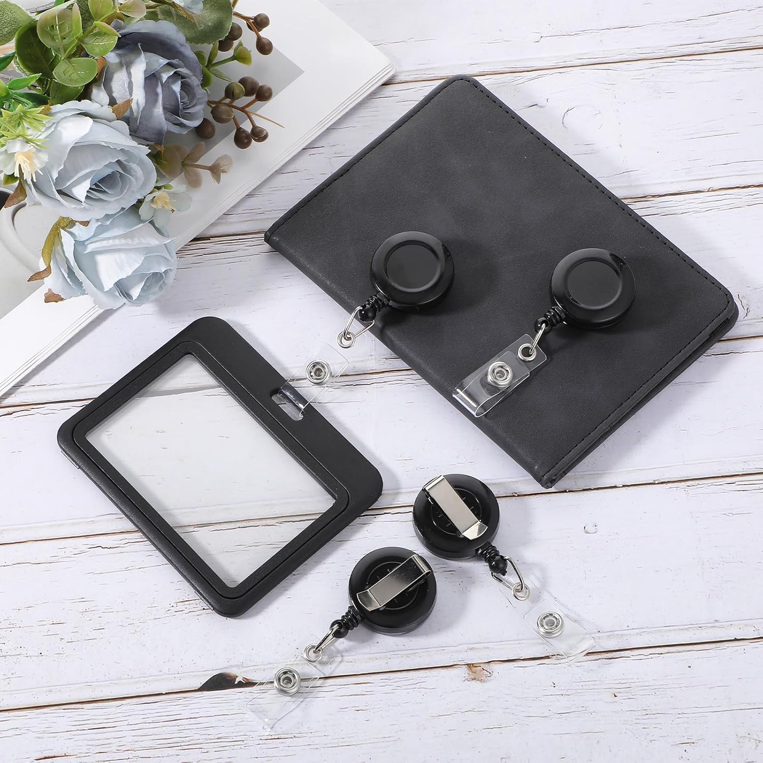 格納式バッジリールクリップ100個。バルクIDカードホルダー。ブラックの回転式ワニ口リールクリップ。教師、オフィス用、吊り下げ式名刺