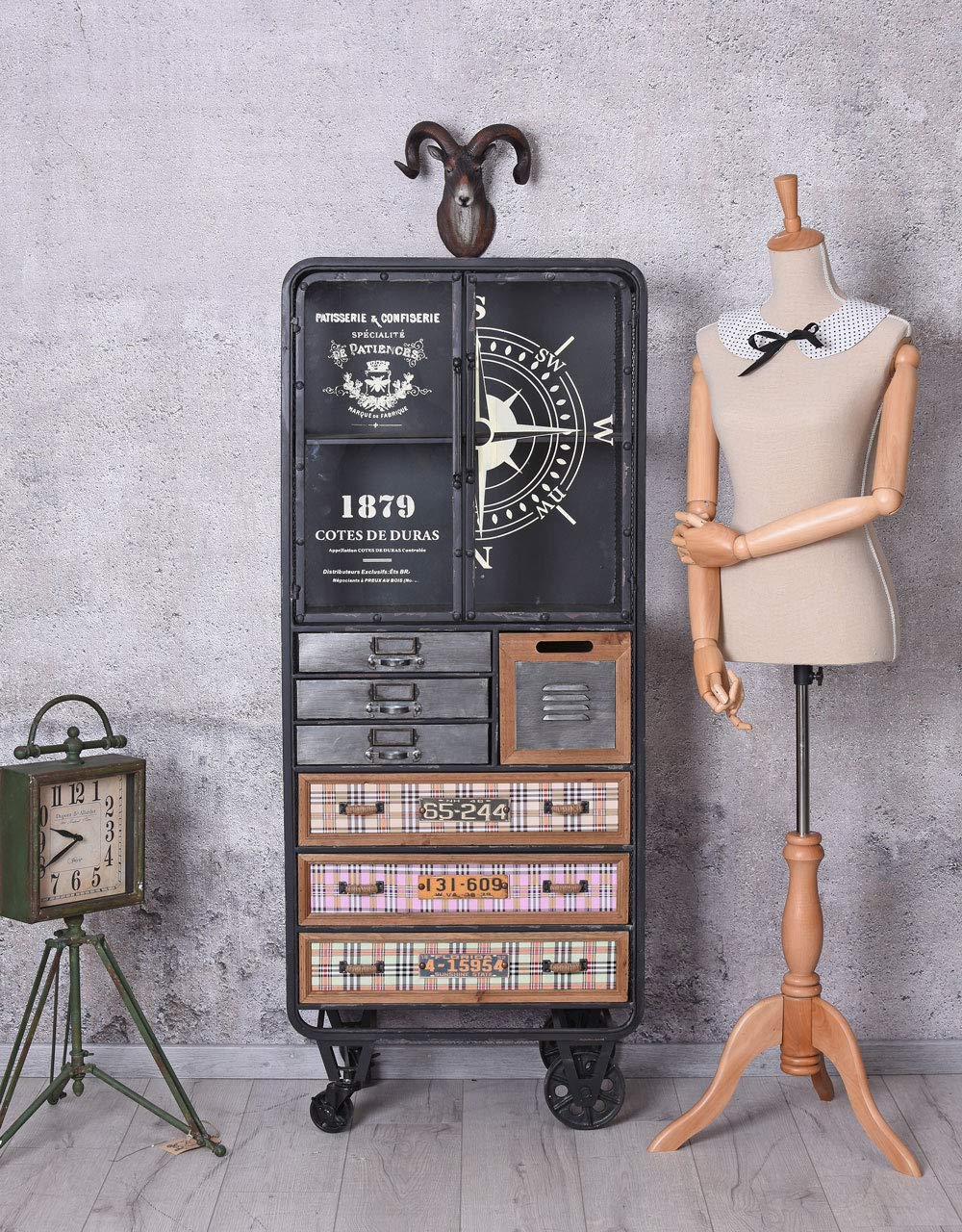 PALAZZO INT Szafka z witryny w stylu vintage "New Jersey Loft" – przemysłowa szafka z drewna i metalu, z 7 szufladami i szklanymi drzwiami, patchwork, styl na kółkach, styl loftowy, styl fabryczny