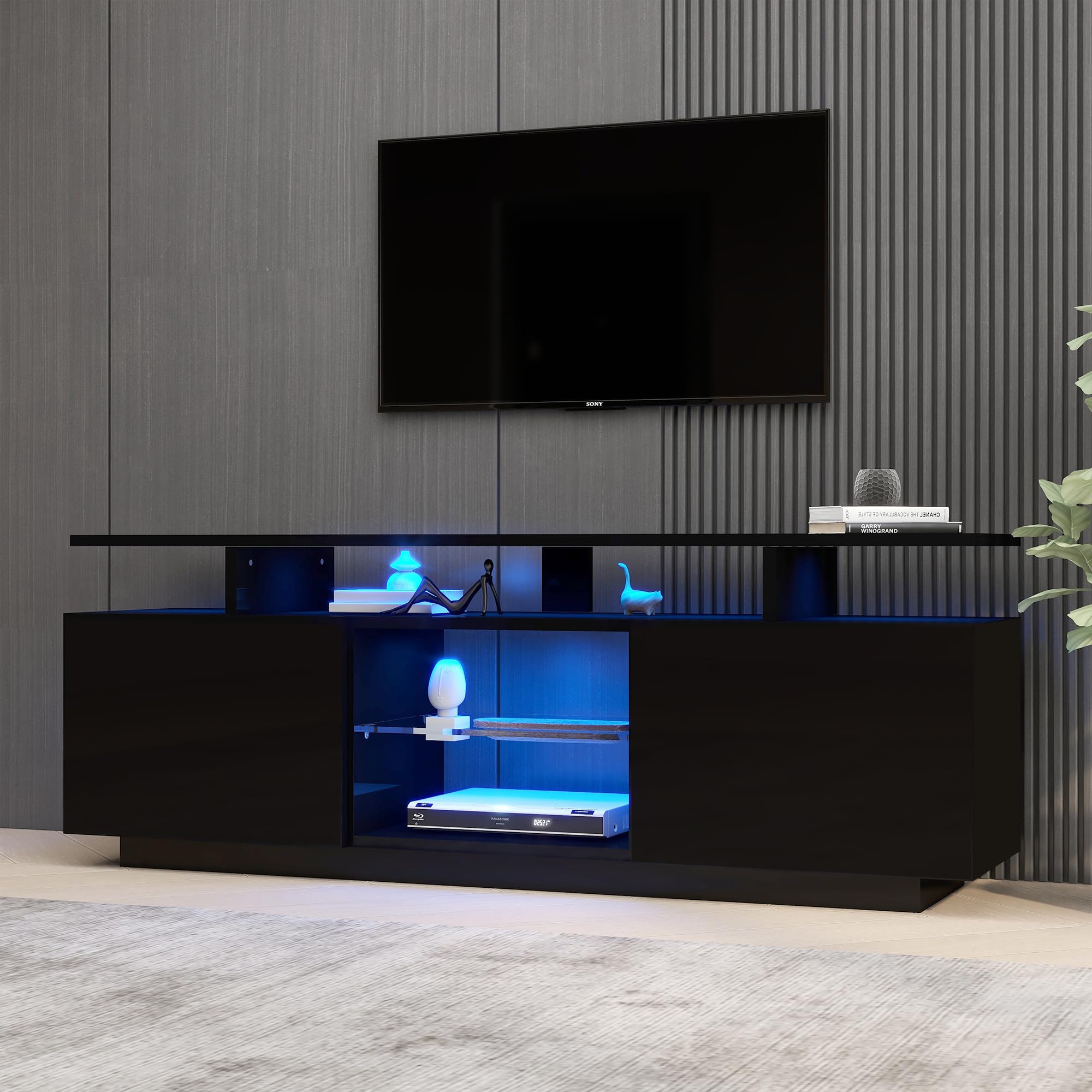 BTM schwarzer TV-Schrank mit 16-Farben-LED-Beleuchtung, 1,4 m Länge – stilvoller Aufbewahrungsschrank für 60-Zoll-Fernseher, Lichtleiste, Hochglanz-Türpaneel mit Glasfach,TV Board