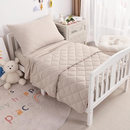 Vista 324 de NTBAY Juego de ropa de cama para niños pequeños, juego de ropa de cama suave y transpirable de 4 piezas para niños y niñas, incluye edredón
