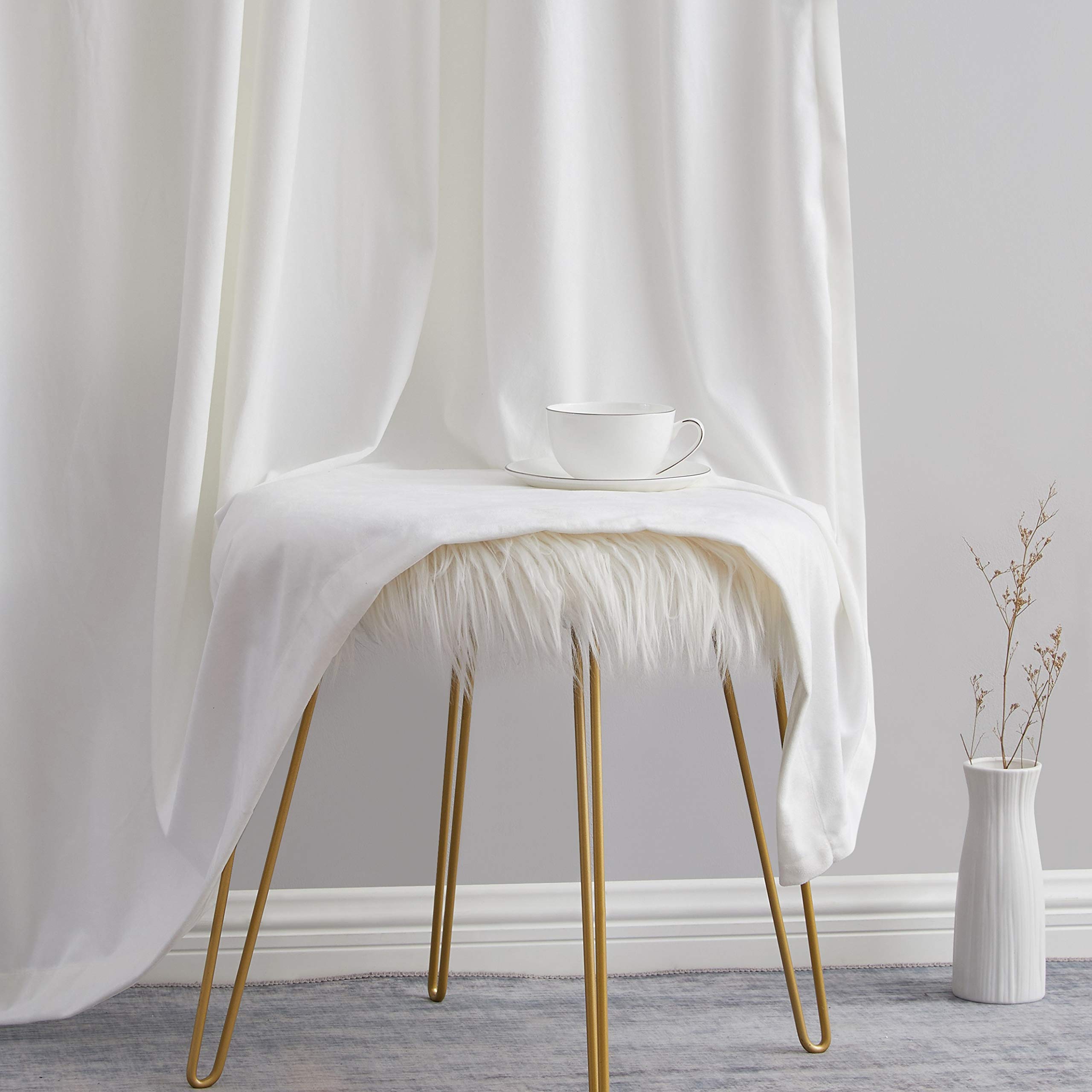 HLC.ME LOPEZ Vorhänge aus Kunstsamt, 244 cm – Vorhänge mit Samtgefühl, Schlaufen auf der Rückseite, Fensterbehandlungspaneele für Schlafzimmer & Wohnzimmer, 137 B x 244 L pro Paneel, Weiß (2 Stück)