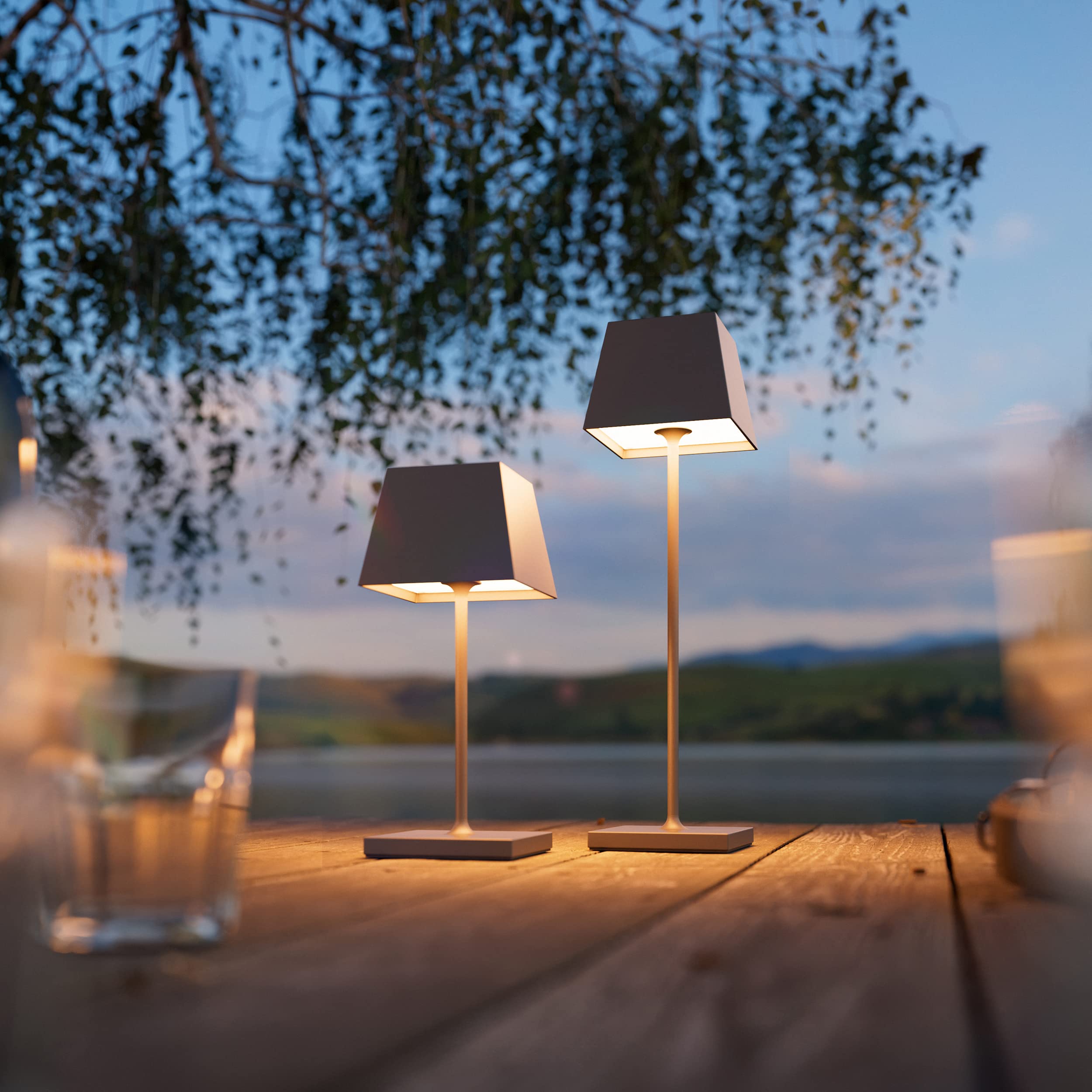 SIGOR Nuindie 1.0 eckig LED Akku-Tischleuchte, graphitgrau | Dimmbar • Indoor & Outdoor • IP54 • 37 cm • Easy Connect • 12 h Leuchtdauer