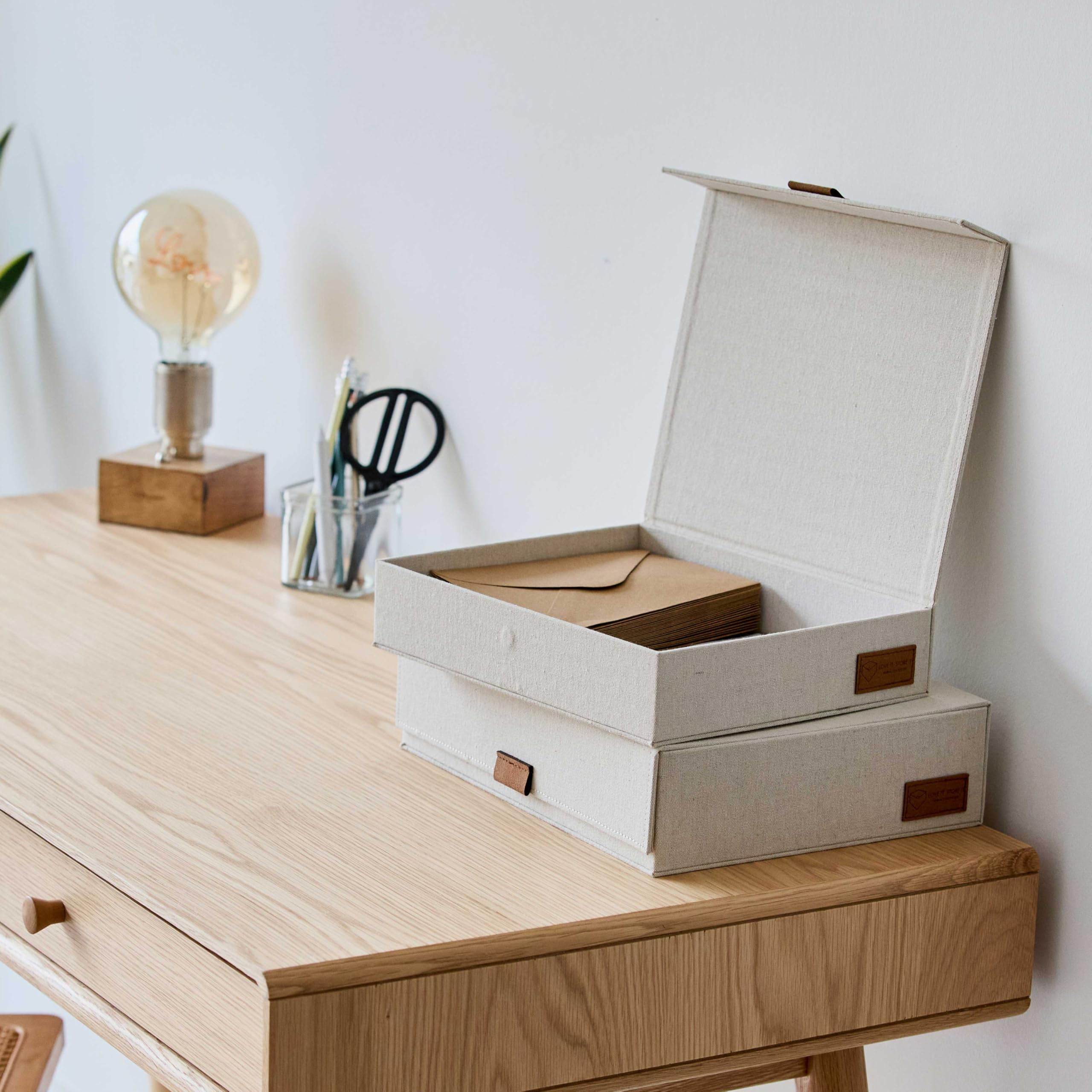 LOVE IT STORE IT Premium Aufbewahrungsbox mit Deckel, Beige, 2er Set | Ordnungsboxen mit magnetischem Klappdeckel aus Leinen, Ideal für A4-Papier, 2 Boxen in verschiedenen Größen