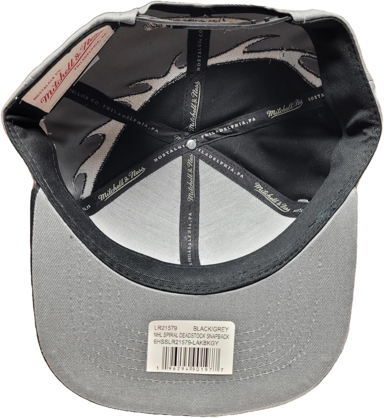 Mitchell & Ness Los Angeles Kings NHL Spiral Deadstock Snapback Hat Cap, Black/Gray - Image 9