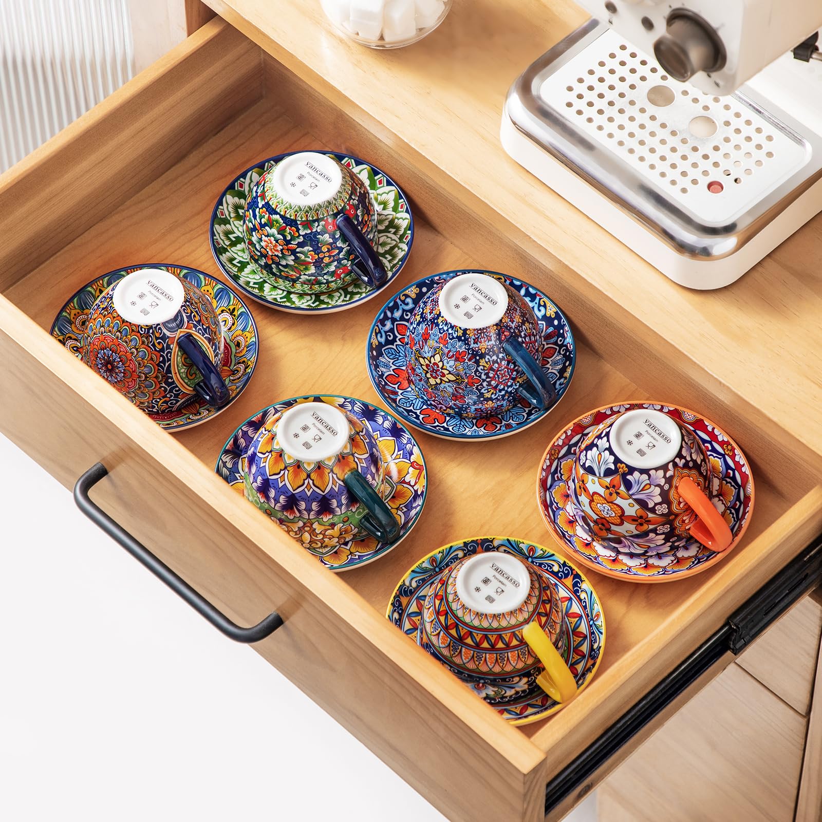 vancasso SIMI Cappuccino Tassen mit Untertassen 6er Set - 240 ml - Kaffeetassen aus Bunt Porzellan, Geschirr Tasse Becher für 6 Personen, Mikrowellengeeignet, Böhmischer Stil