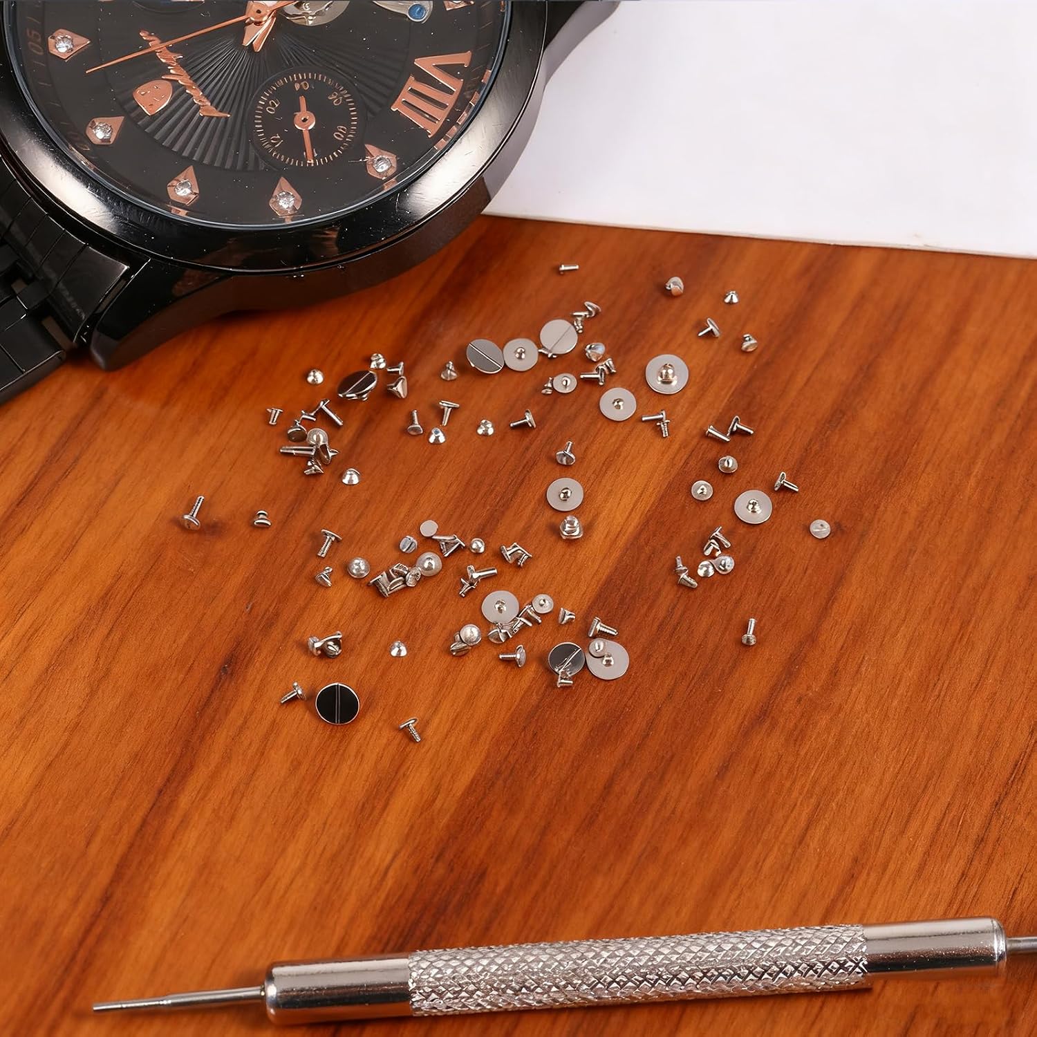 100 pcs Watch Screws, Watch Battery Clamp Screw Assortment Kit Micro Screws Replaces Old Battery Clamp Screw in Watches for Watchmaking and Watches Repair